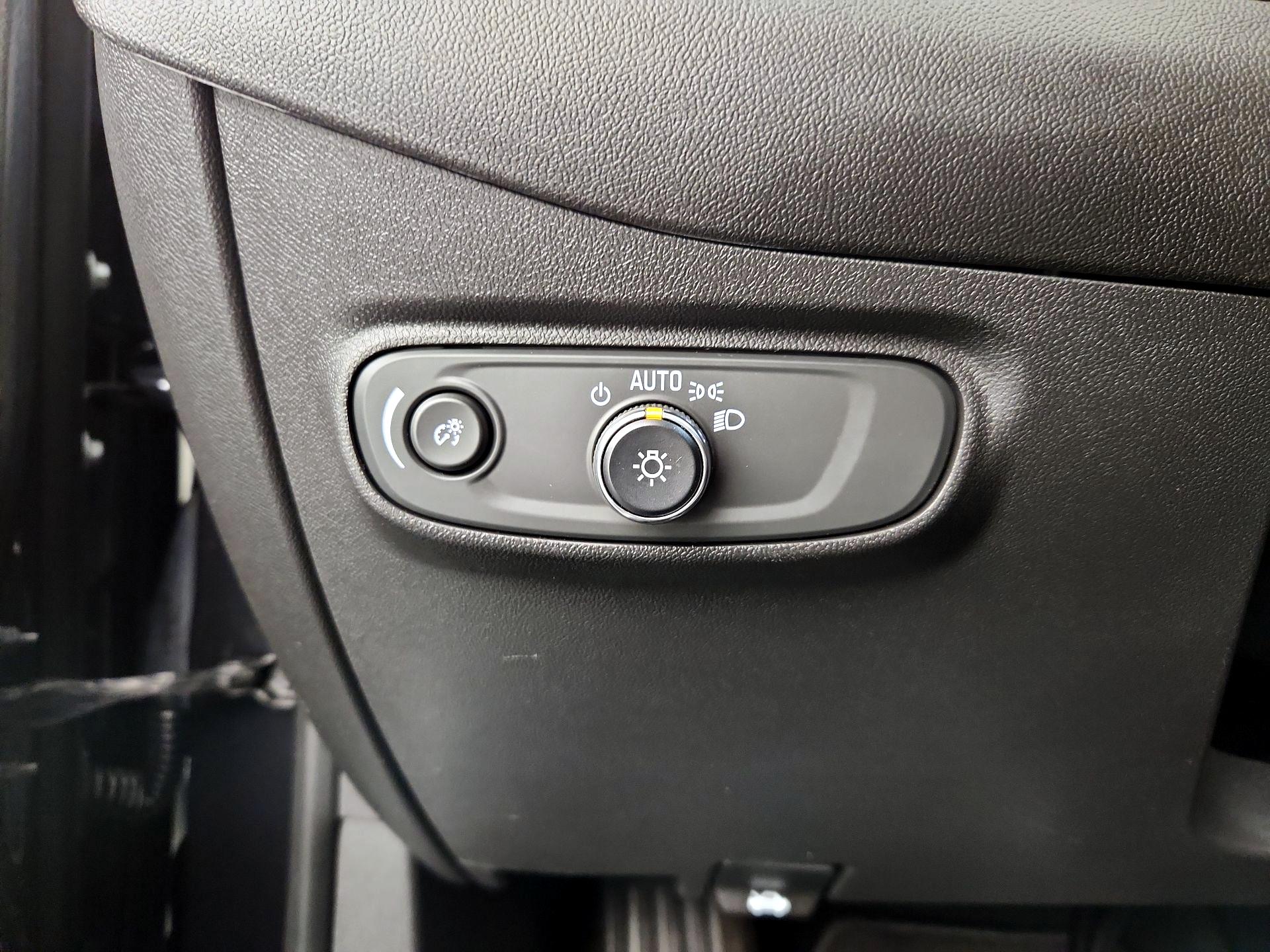 Thumbnail: 2022 Chevrolet Equinox - 13