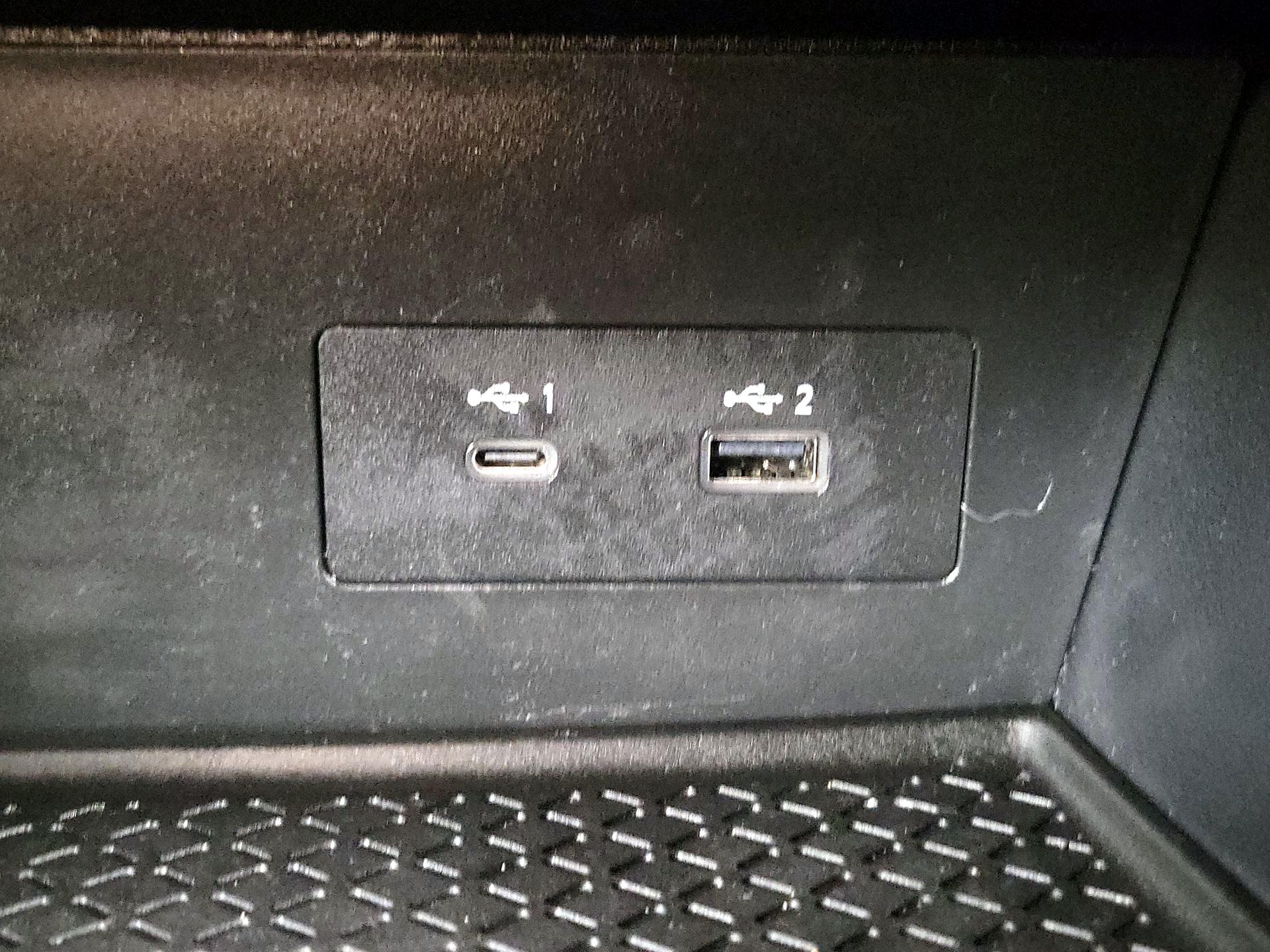 Thumbnail: 2023 Nissan Pathfinder - 18