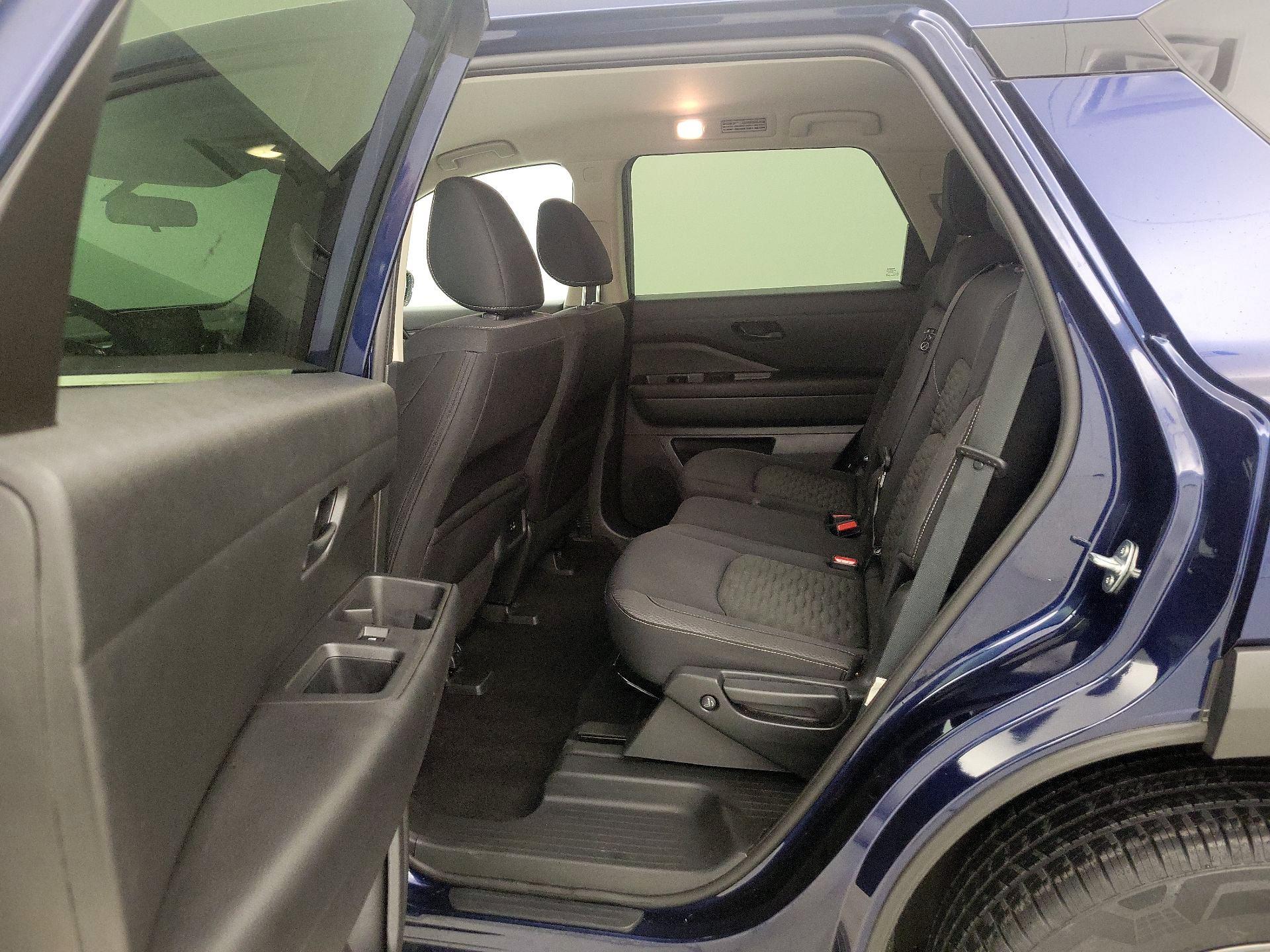 Thumbnail: 2023 Nissan Pathfinder - 19