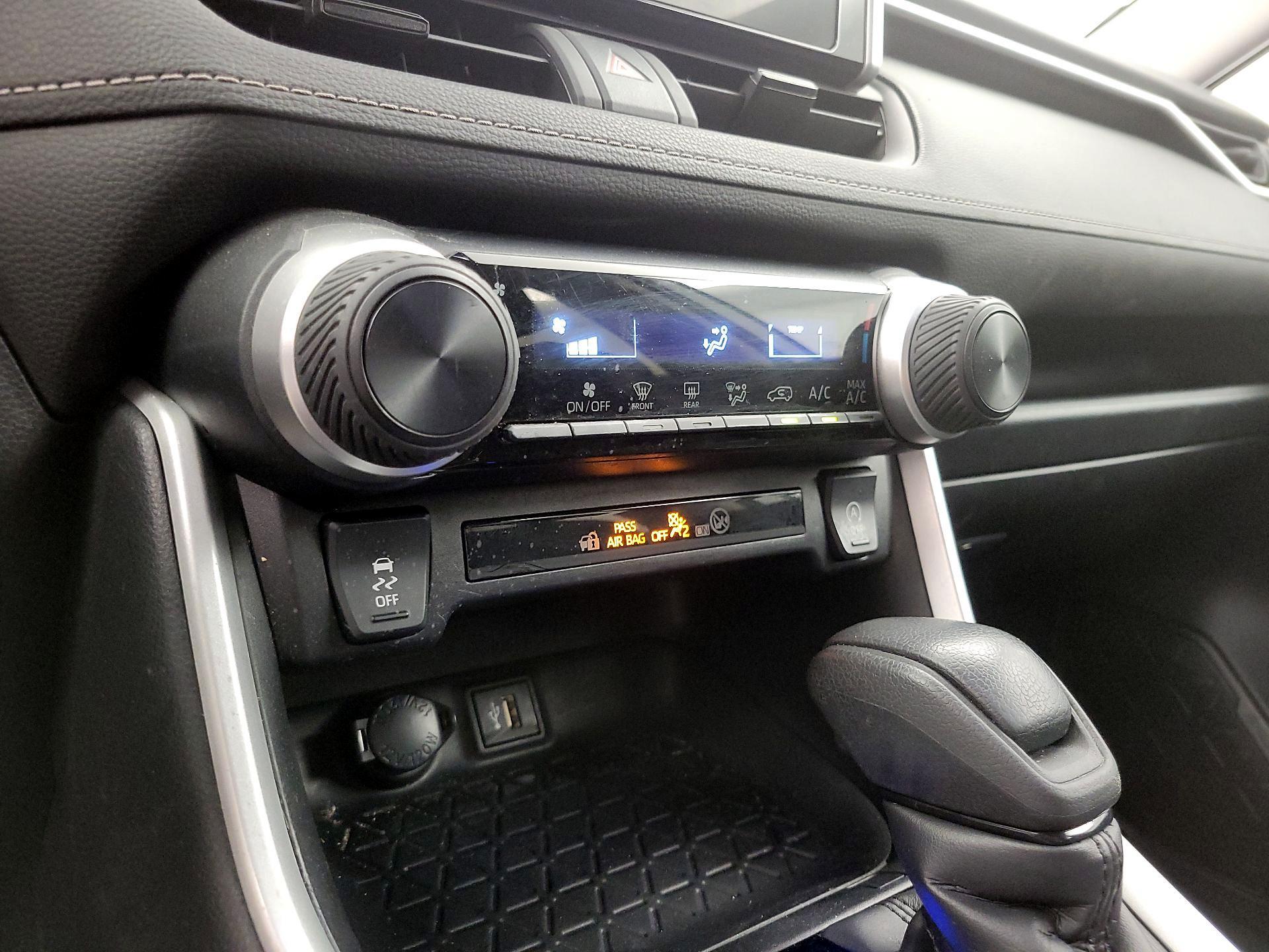 Thumbnail: 2024 Toyota RAV4 - 16