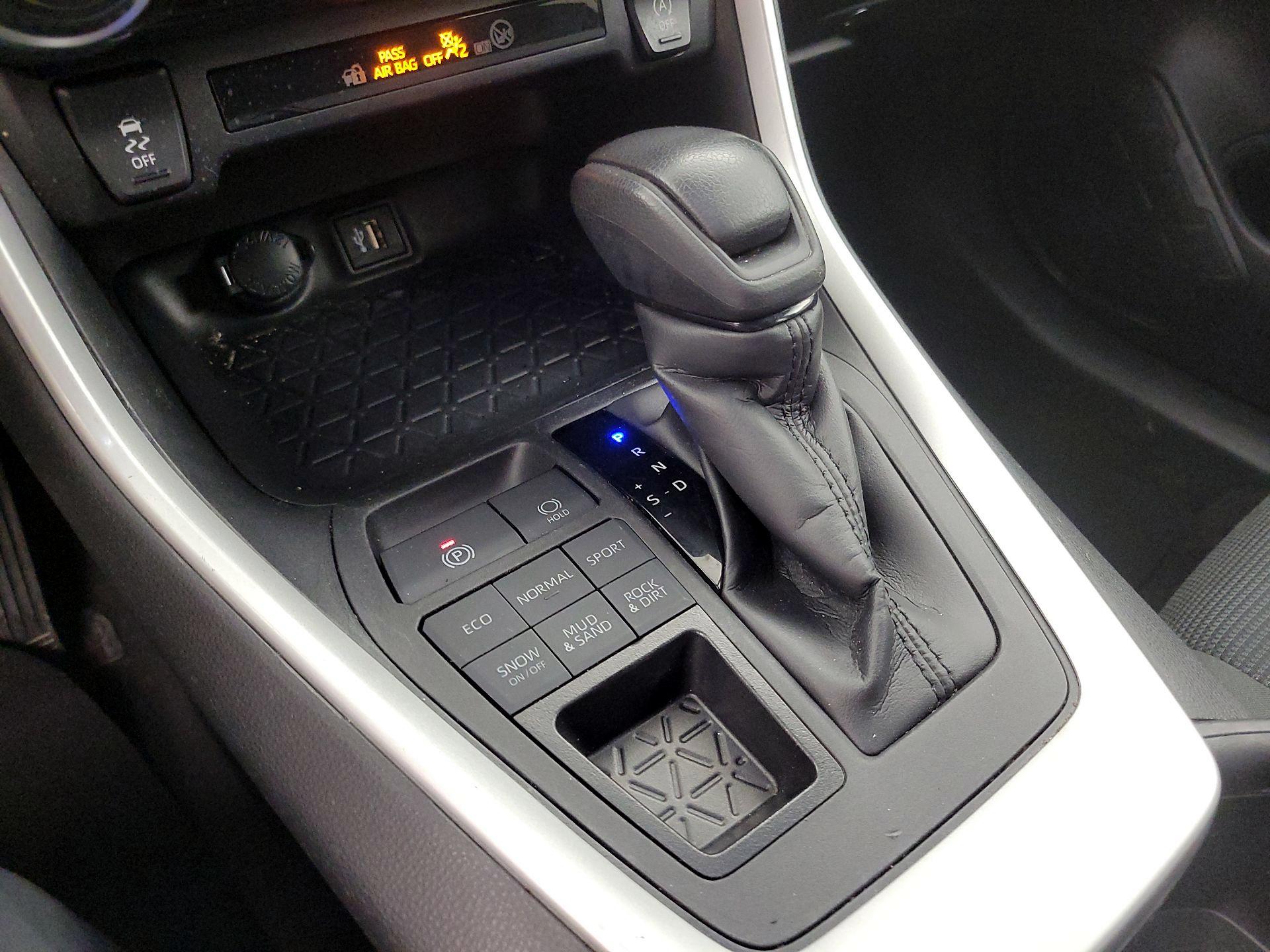 Thumbnail: 2024 Toyota RAV4 - 17