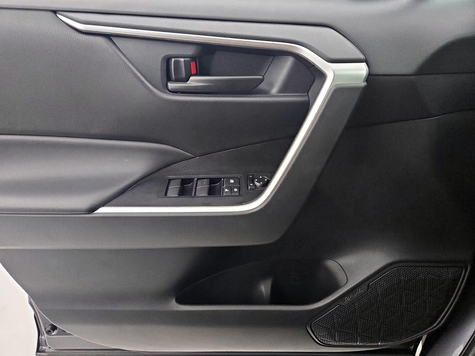 Thumbnail: 2025 Toyota RAV4 - 12