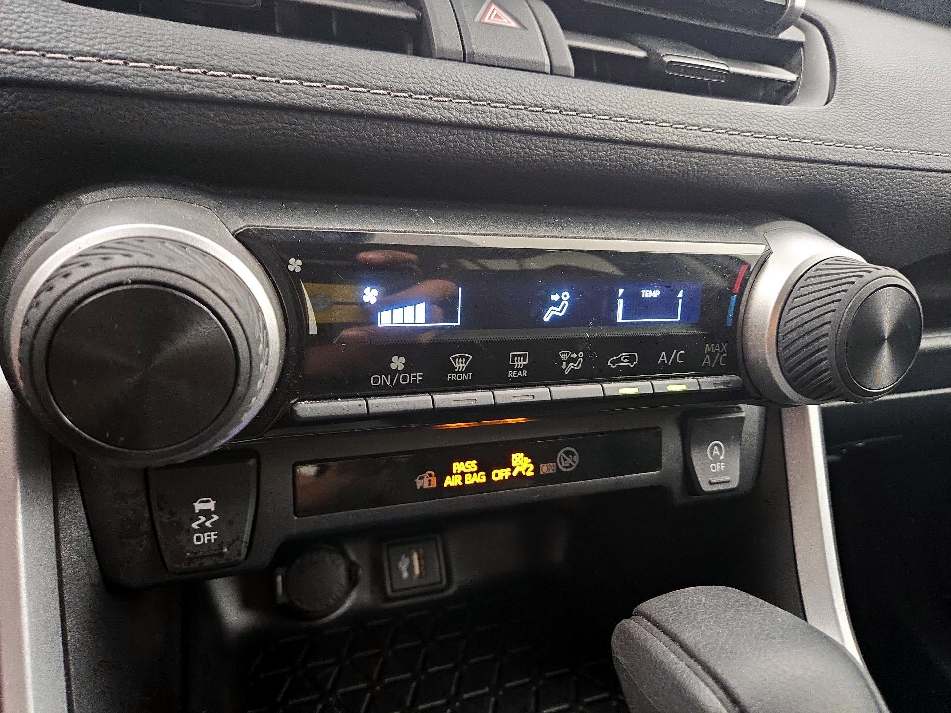 Thumbnail: 2025 Toyota RAV4 - 17