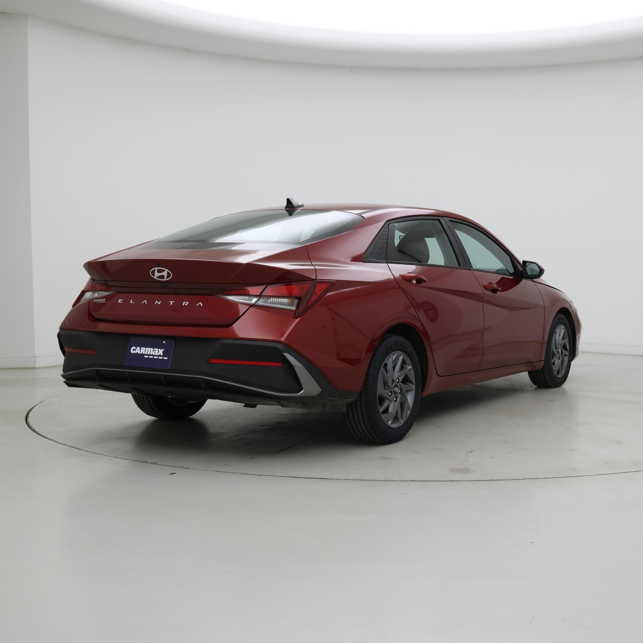 Thumbnail: 2024 Hyundai Elantra - 8