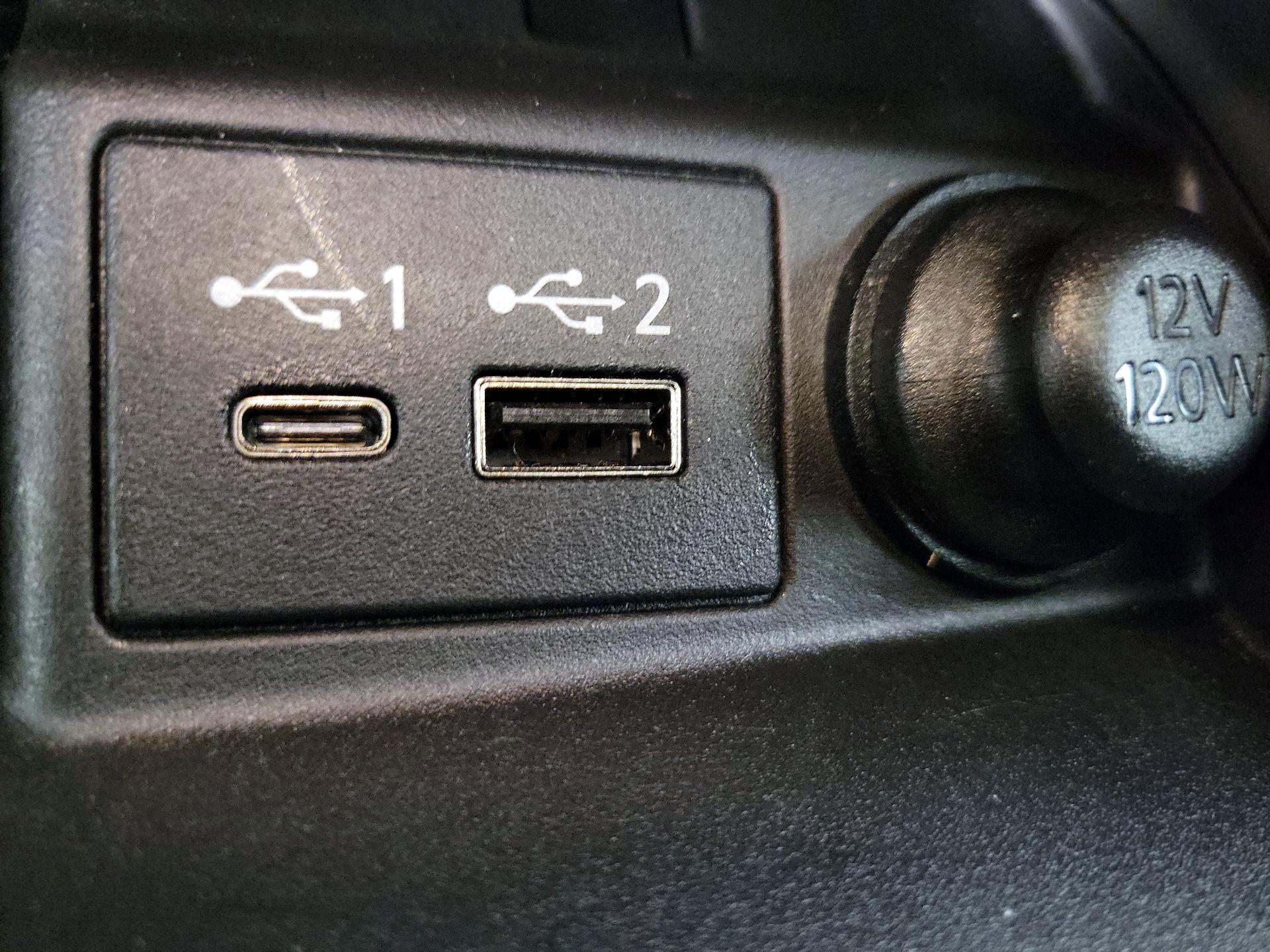 Thumbnail: 2023 INFINITI QX50 - 18