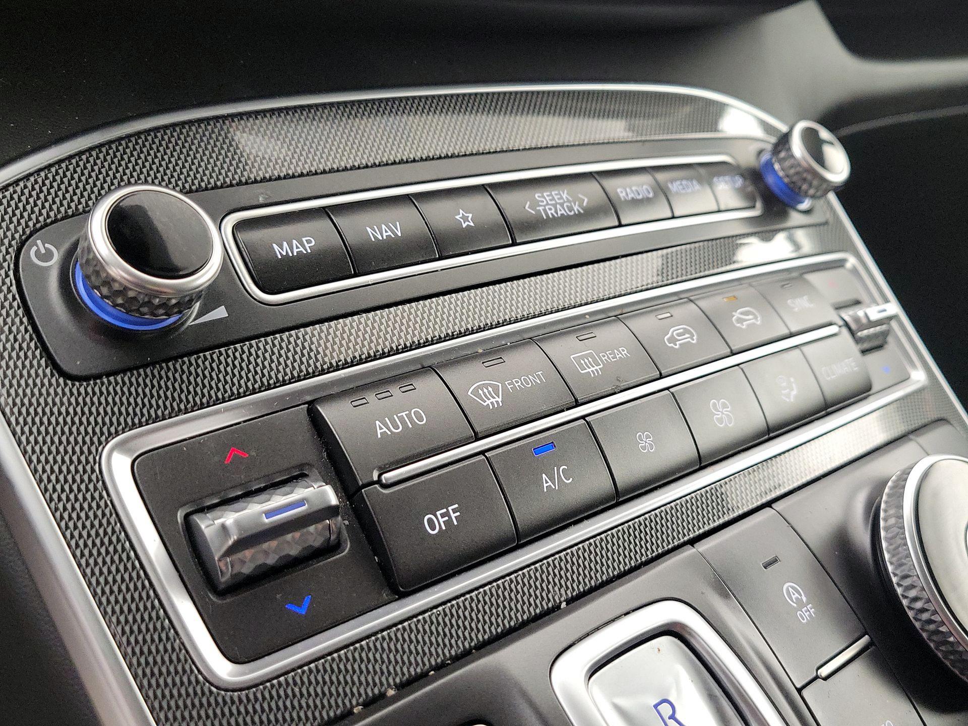 Thumbnail: 2023 Hyundai Santa Fe - 17