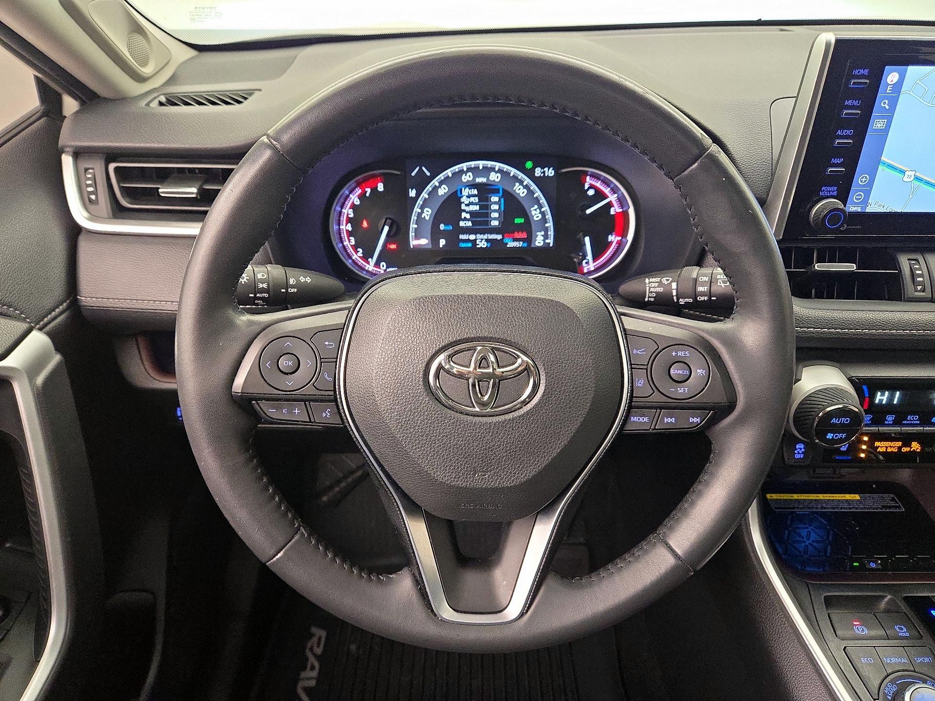 Thumbnail: 2020 Toyota RAV4 - 10