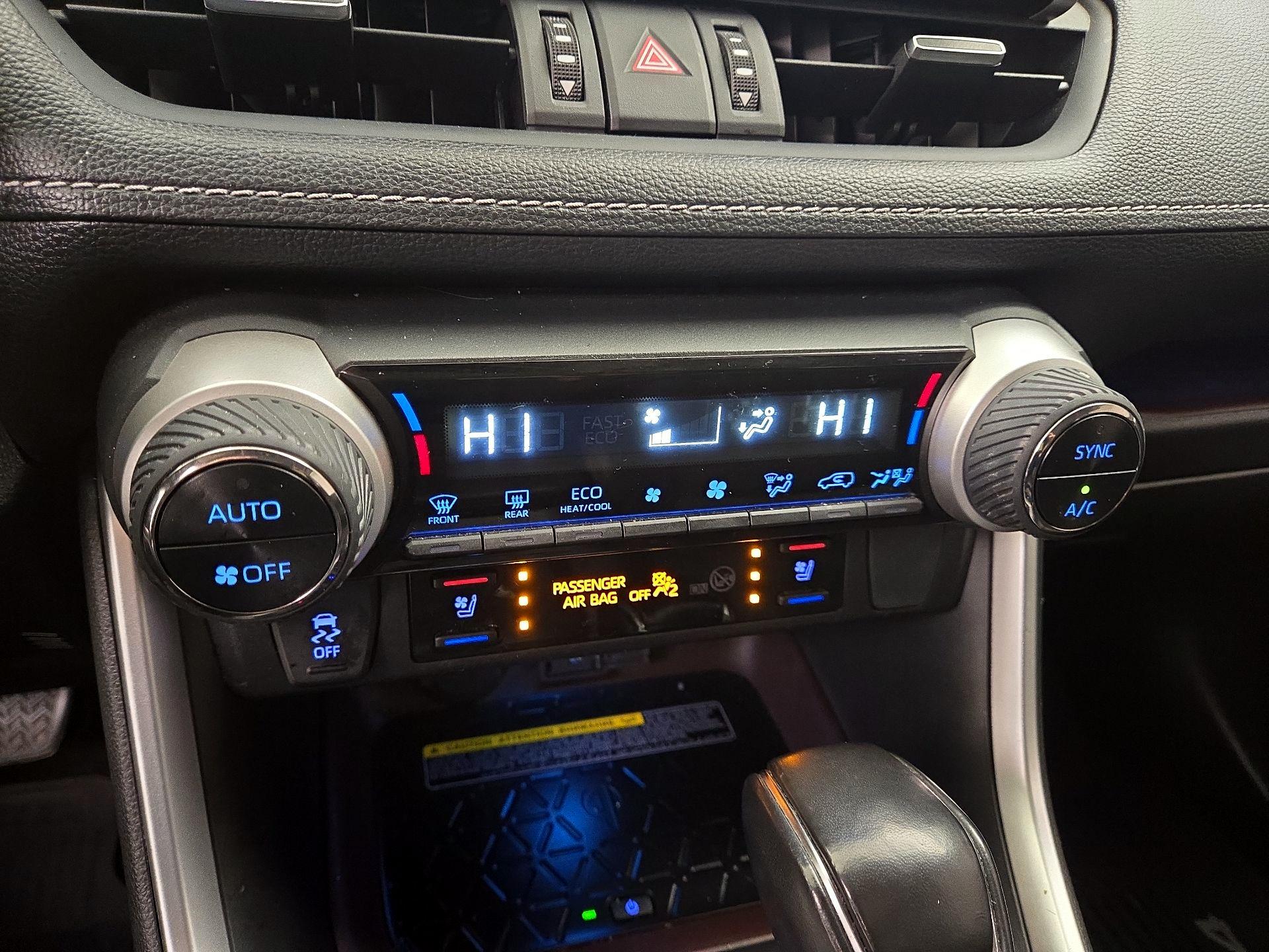 Thumbnail: 2020 Toyota RAV4 - 17