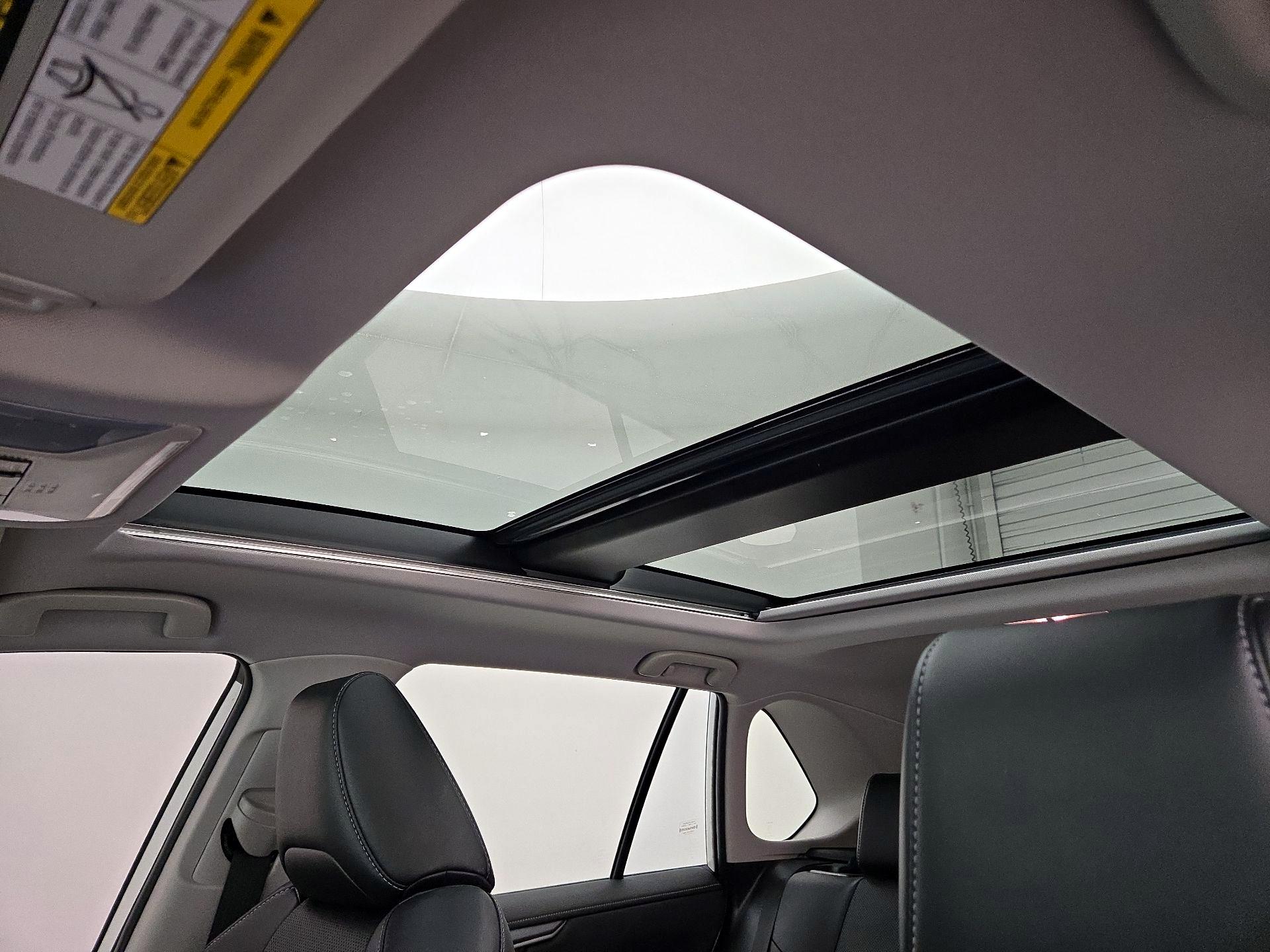 Thumbnail: 2020 Toyota RAV4 - 20