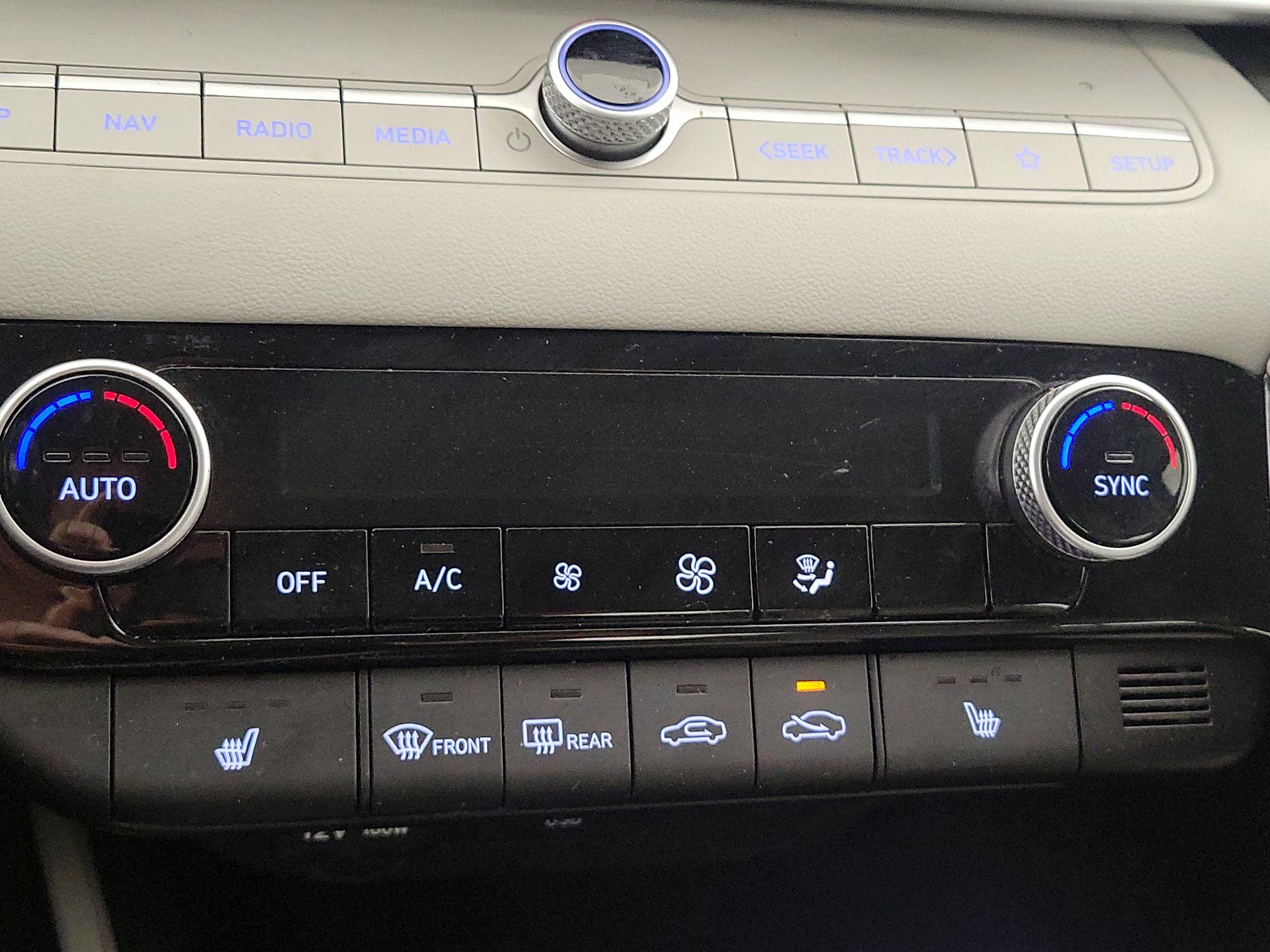 Thumbnail: 2025 Hyundai Elantra - 17