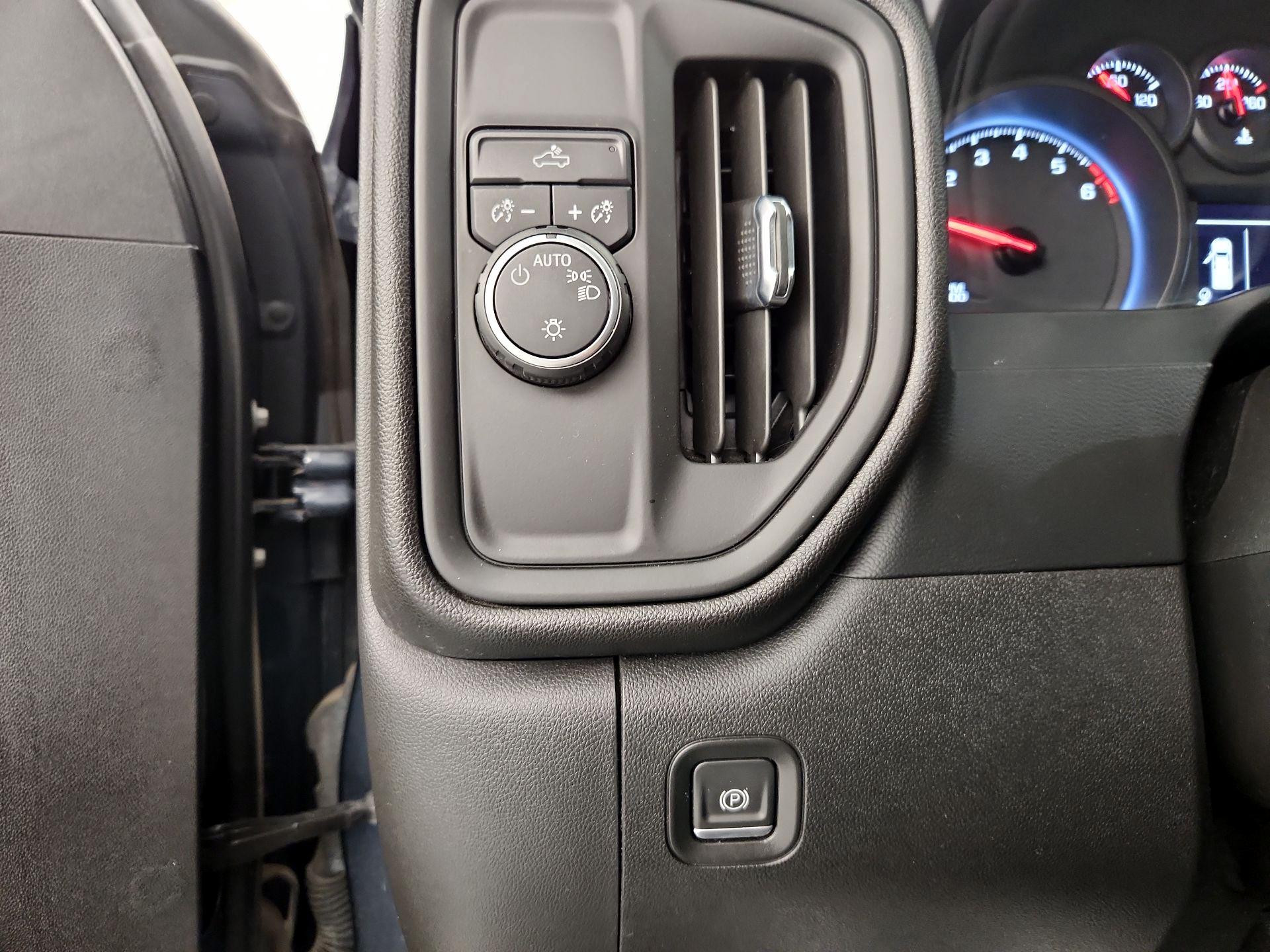 Thumbnail: 2021 Chevrolet Silverado 1500 - 13