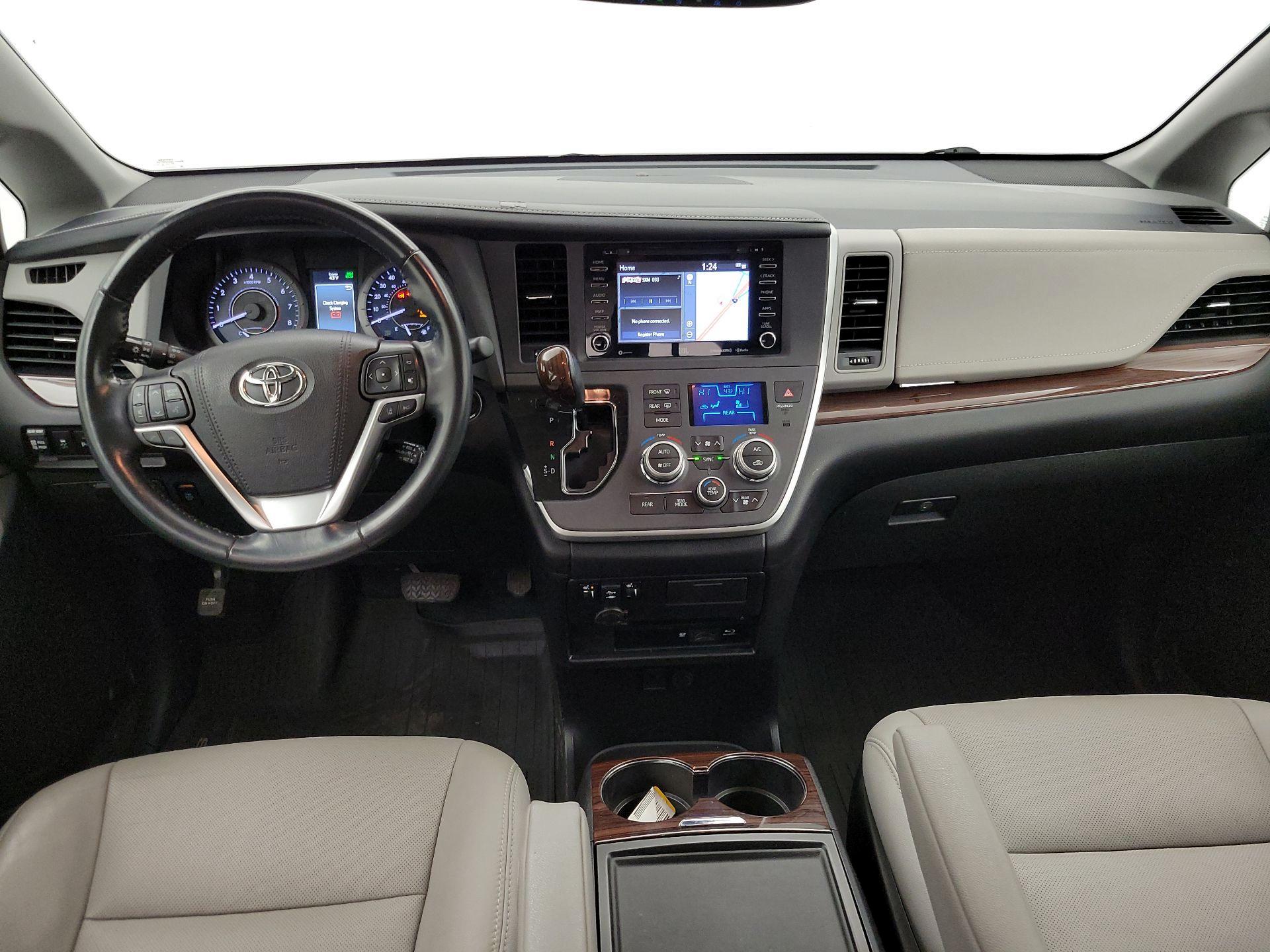 Thumbnail: 2020 Toyota Sienna - 9