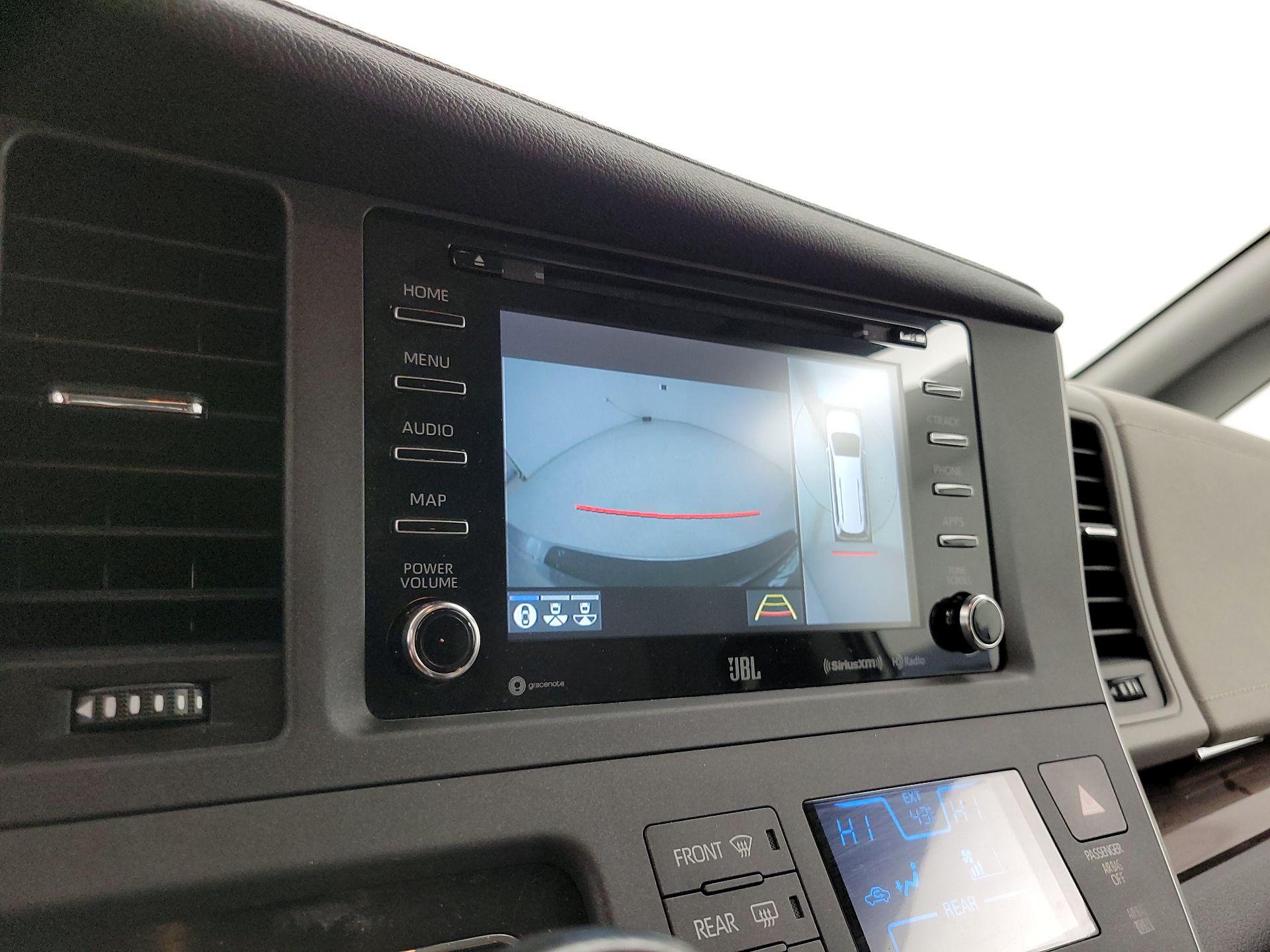 Thumbnail: 2020 Toyota Sienna - 15