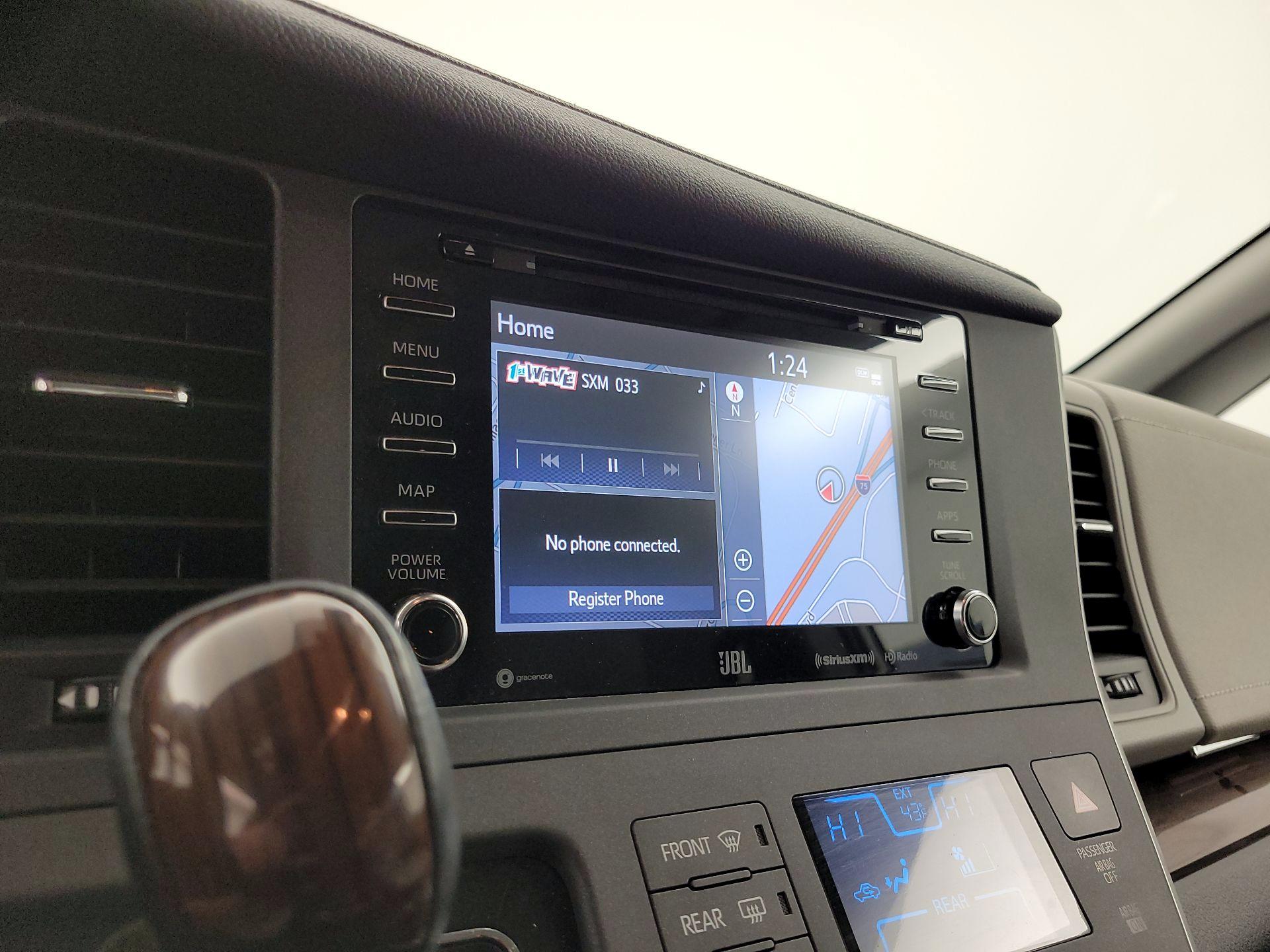 Thumbnail: 2020 Toyota Sienna - 16