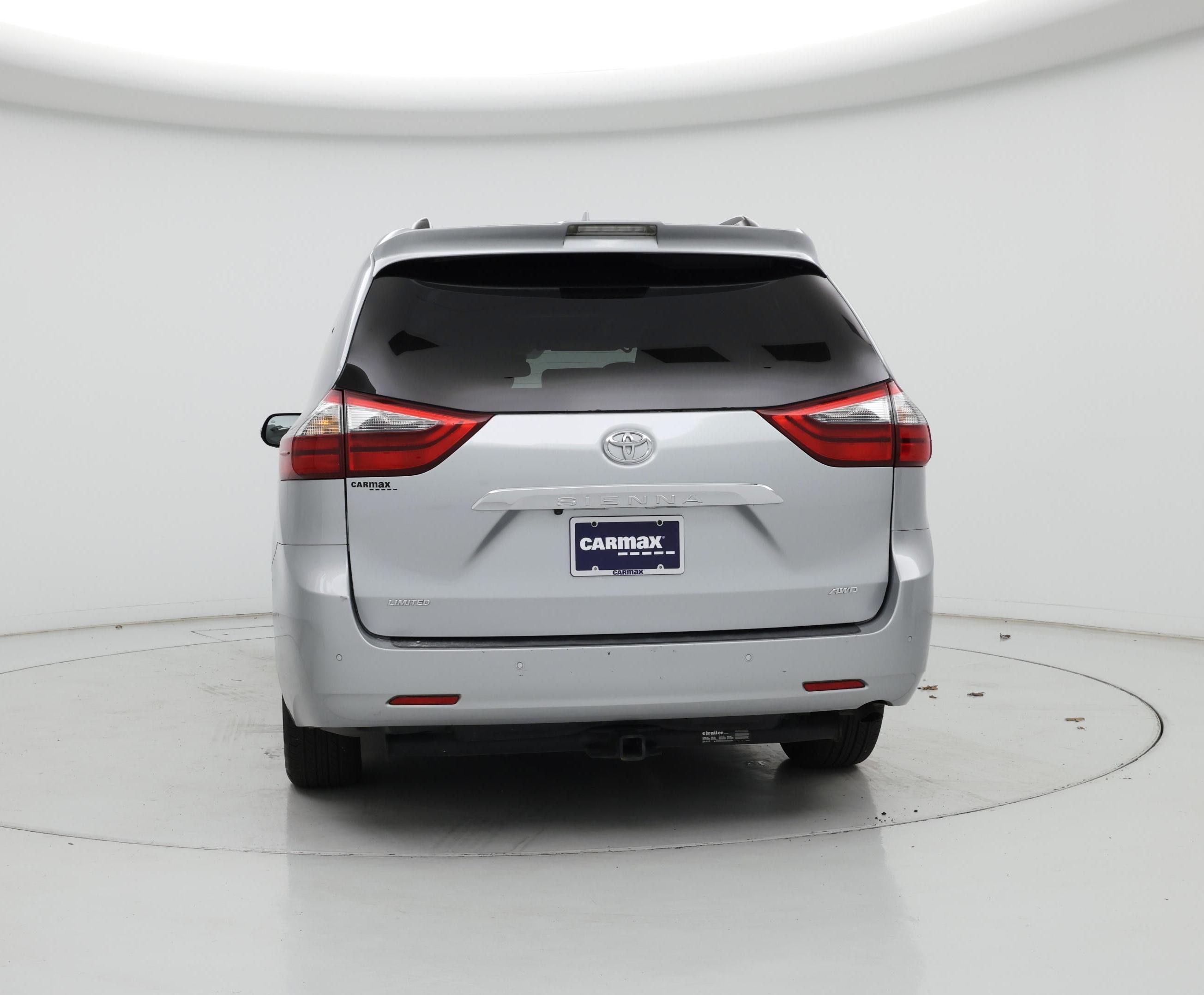 Thumbnail: 2020 Toyota Sienna - 6