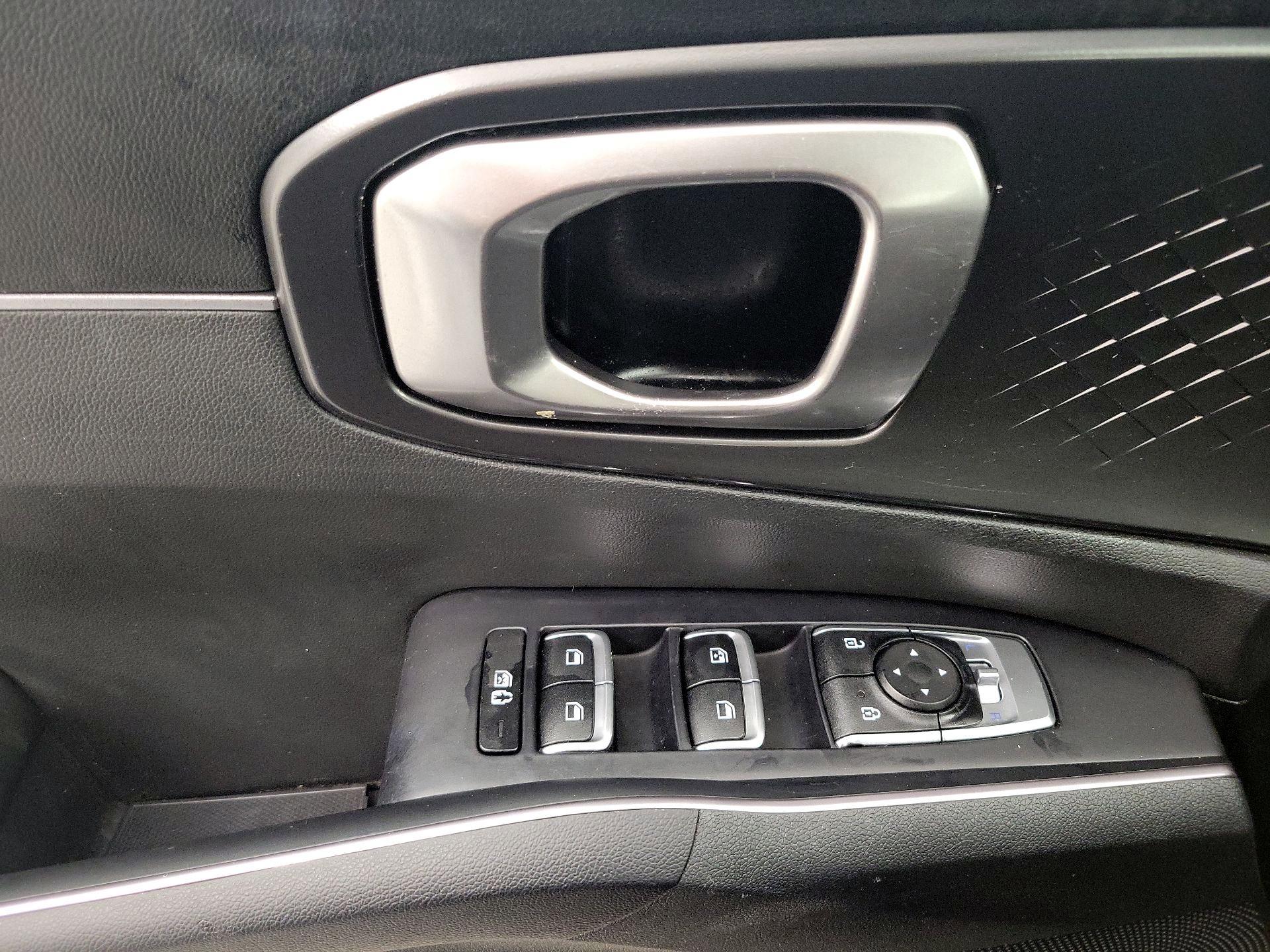 Thumbnail: 2023 Kia Sorento - 12