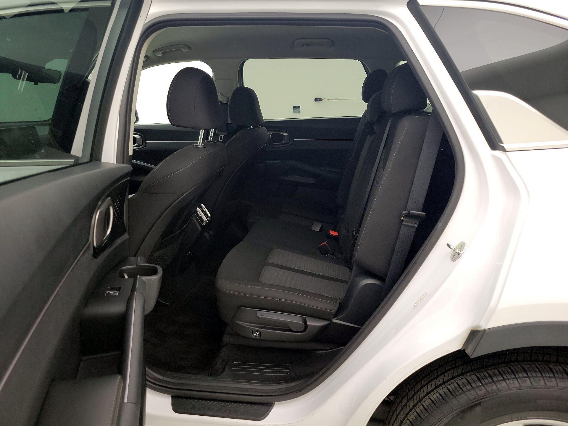 Thumbnail: 2023 Kia Sorento - 19