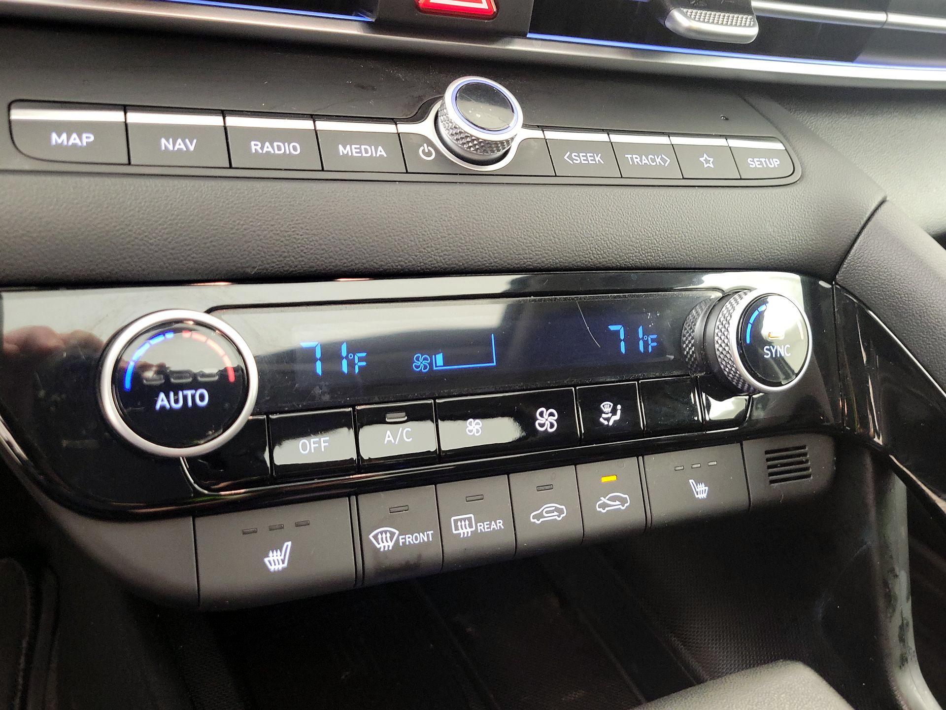 Thumbnail: 2024 Hyundai Elantra - 17