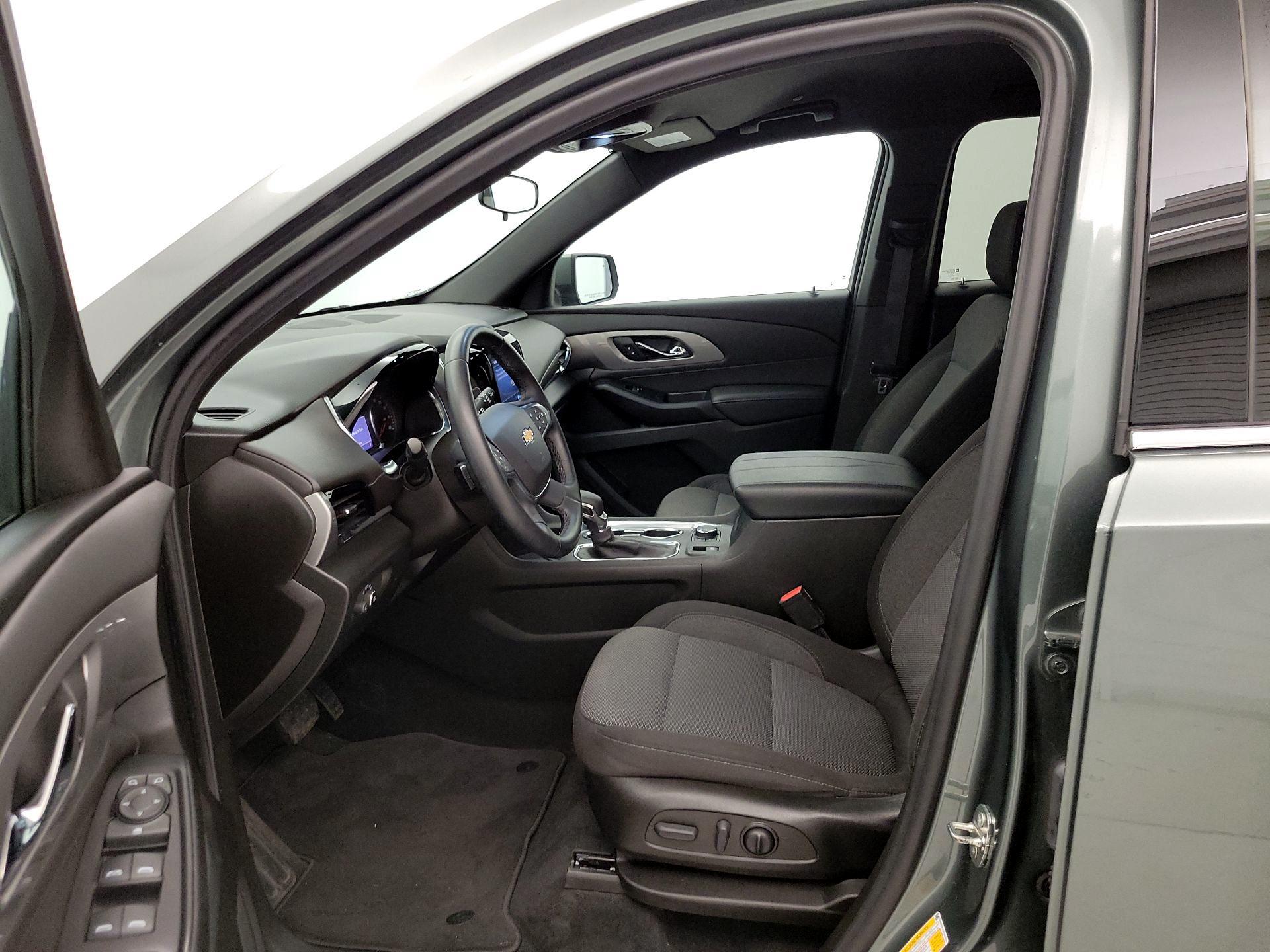 Thumbnail: 2023 Chevrolet Traverse - 11