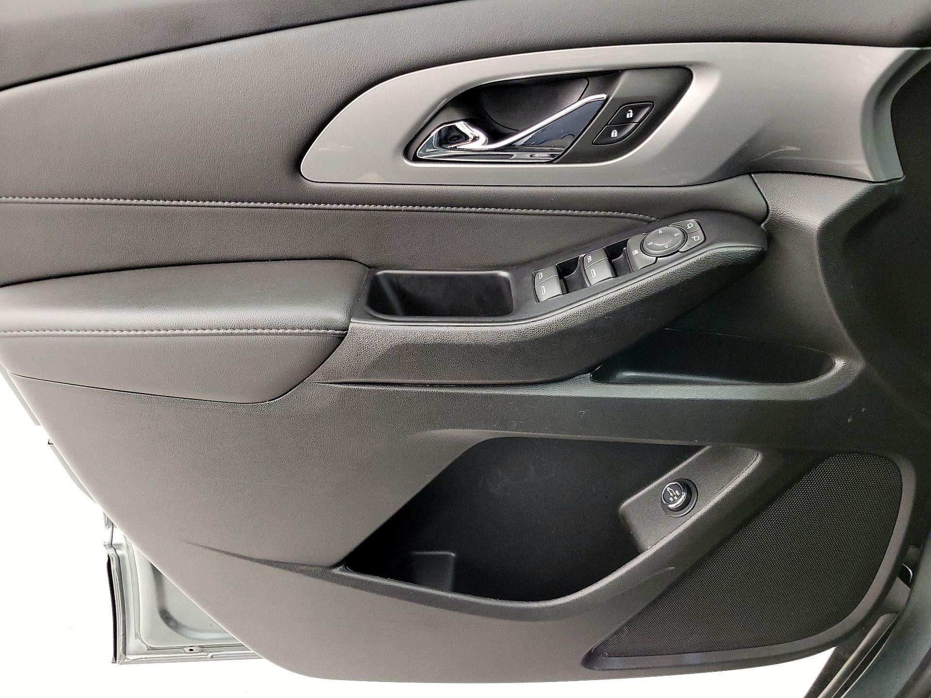 Thumbnail: 2023 Chevrolet Traverse - 12