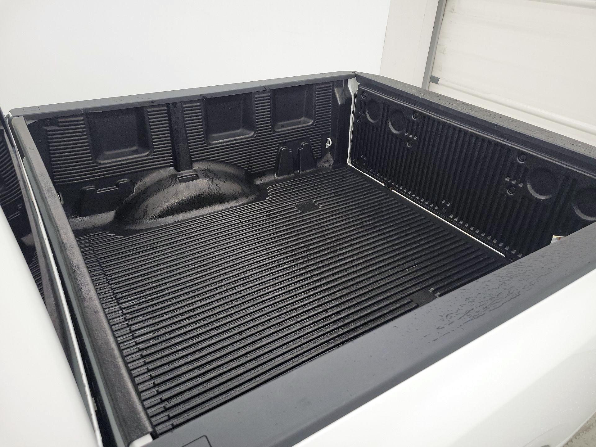 Thumbnail: 2023 Nissan Titan - 20