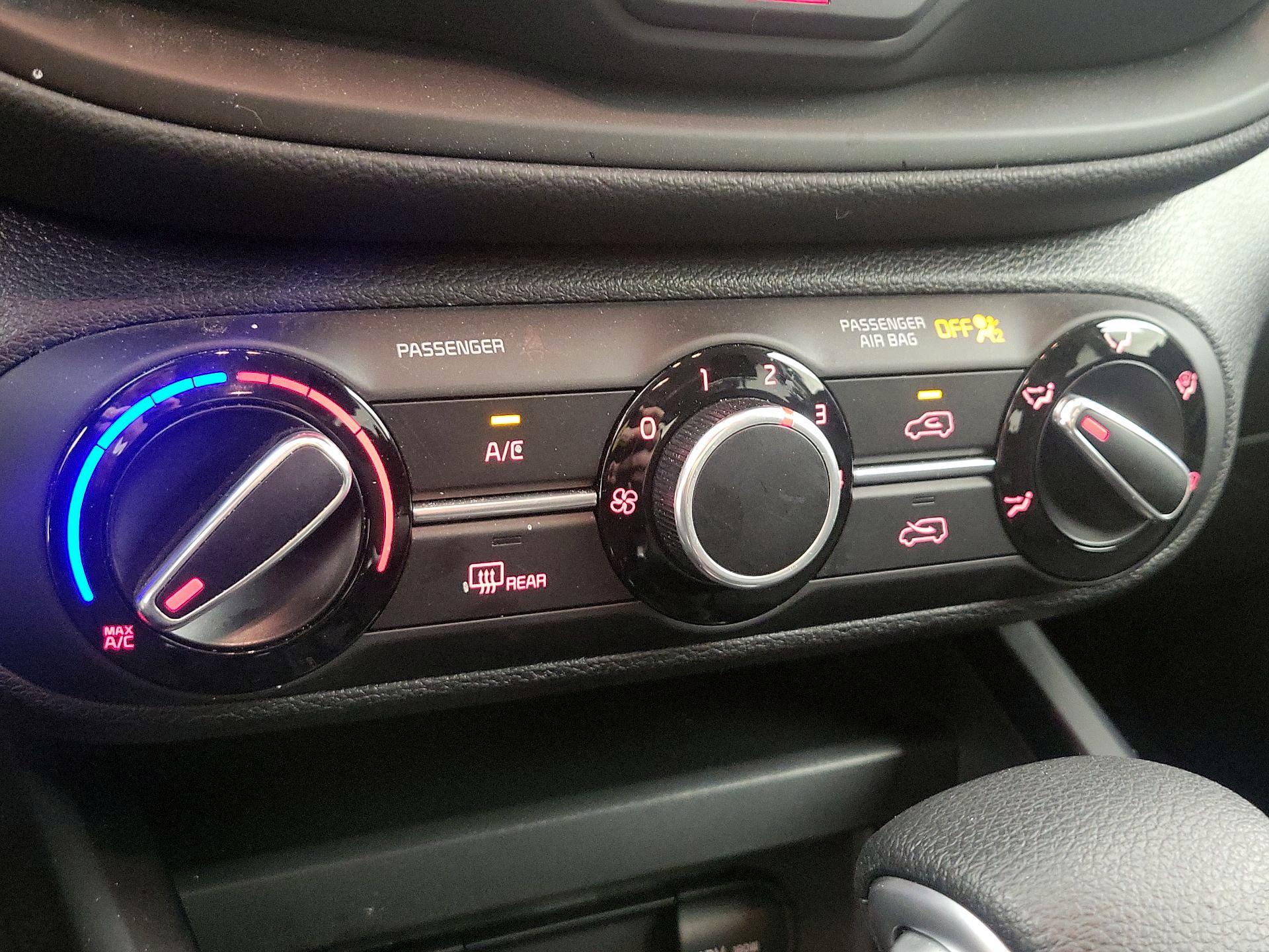 Thumbnail: 2020 Kia Soul - 16