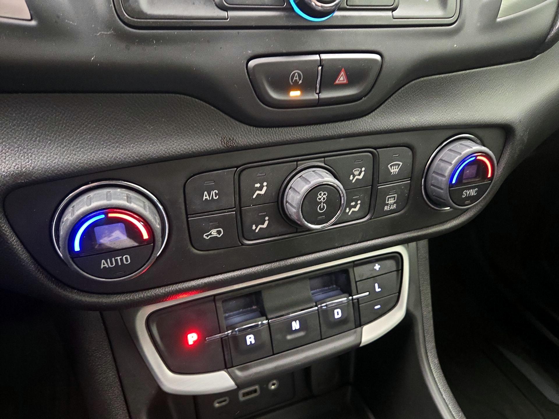 Thumbnail: 2022 GMC Terrain - 16