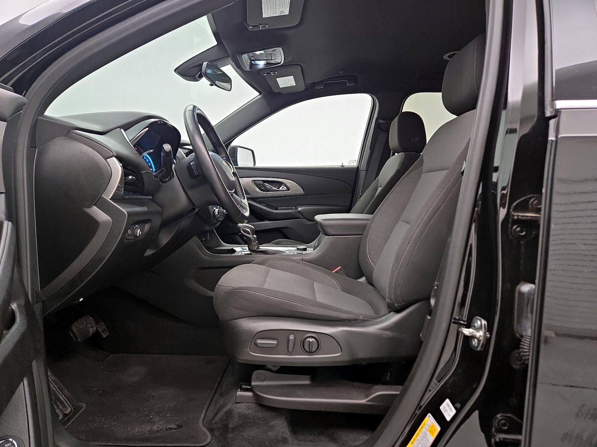 Thumbnail: 2023 Chevrolet Traverse - 11