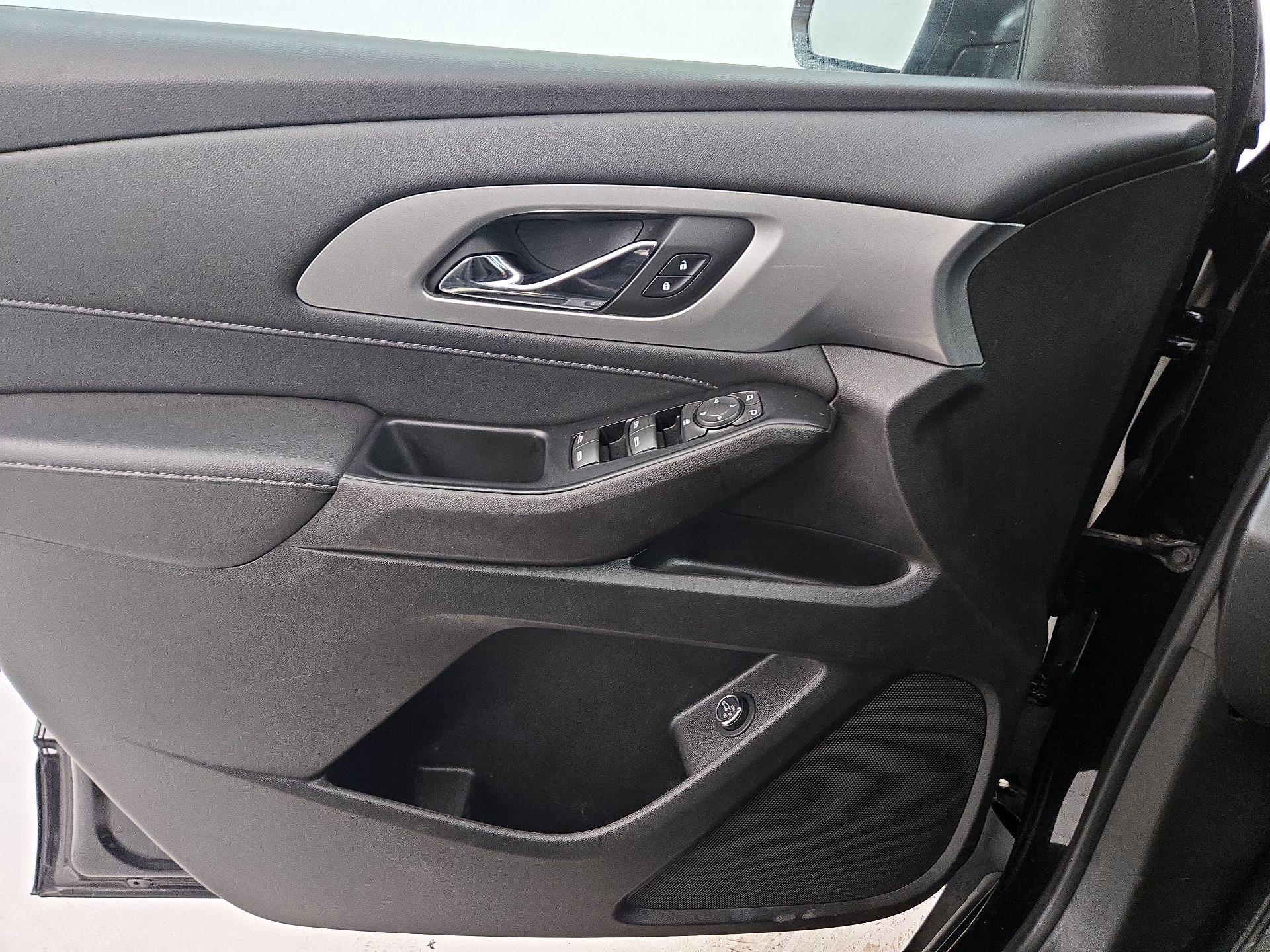 Thumbnail: 2023 Chevrolet Traverse - 12