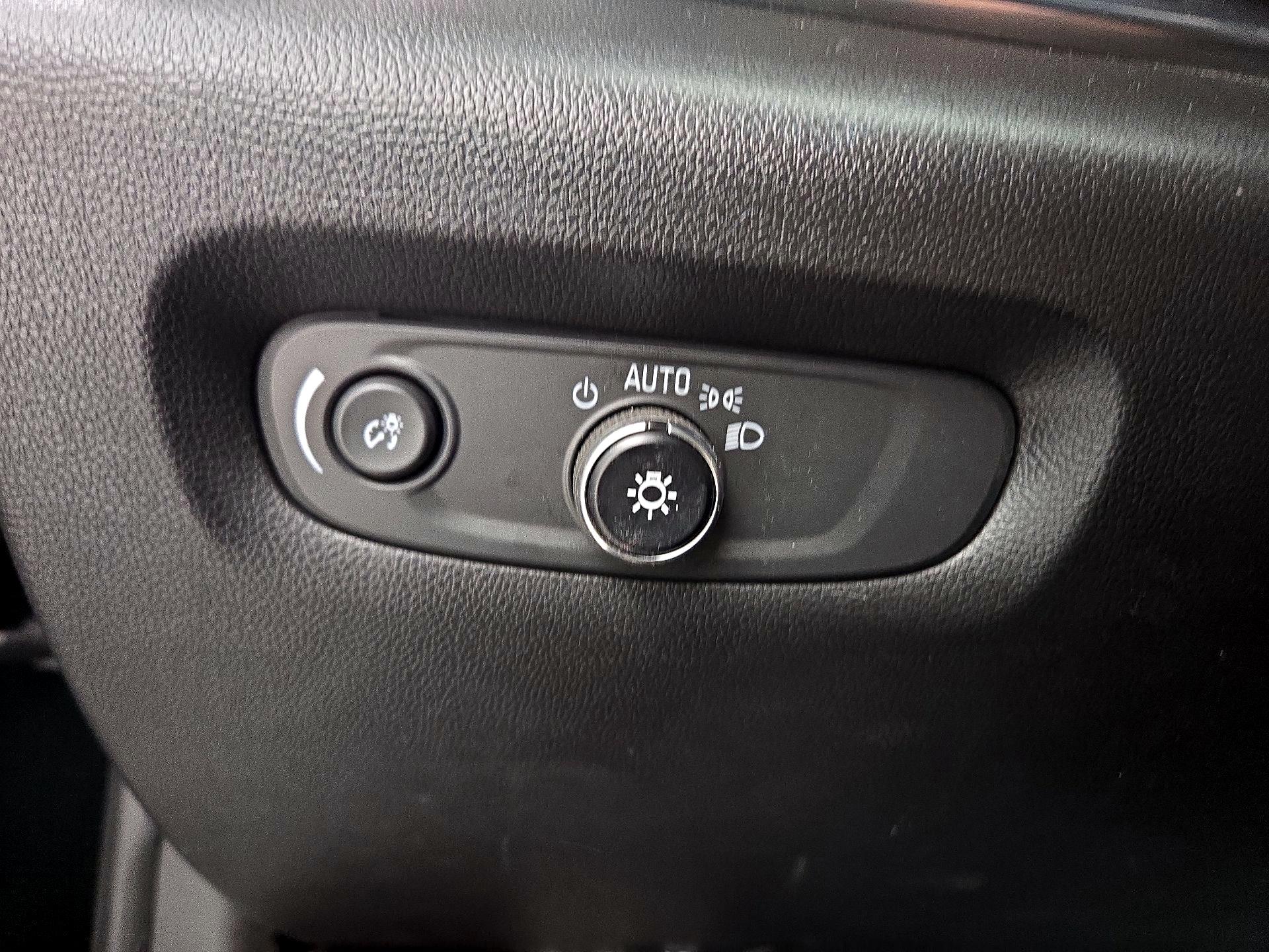 Thumbnail: 2023 Chevrolet Traverse - 13