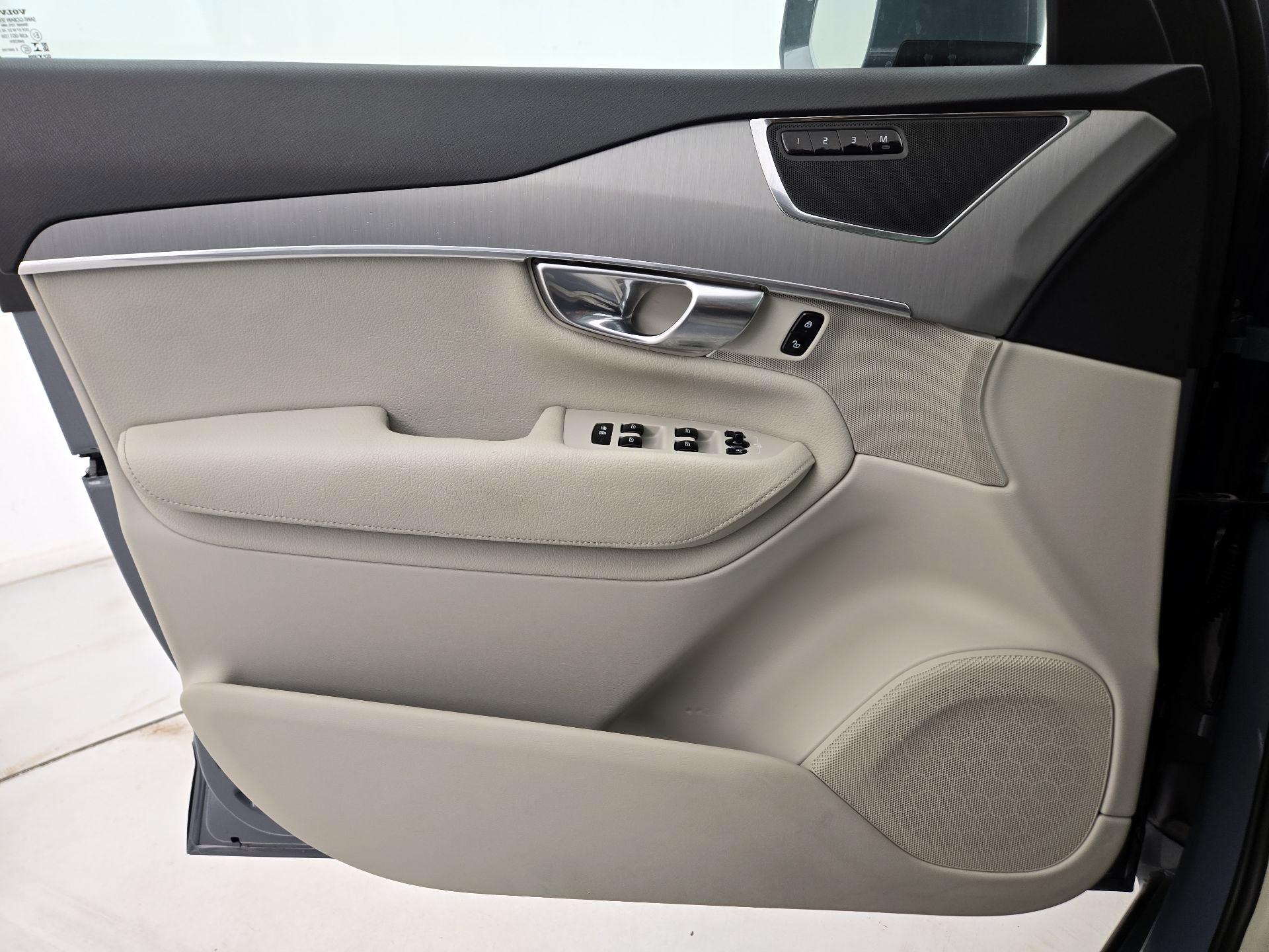 Thumbnail: 2022 Volvo XC90 - 12