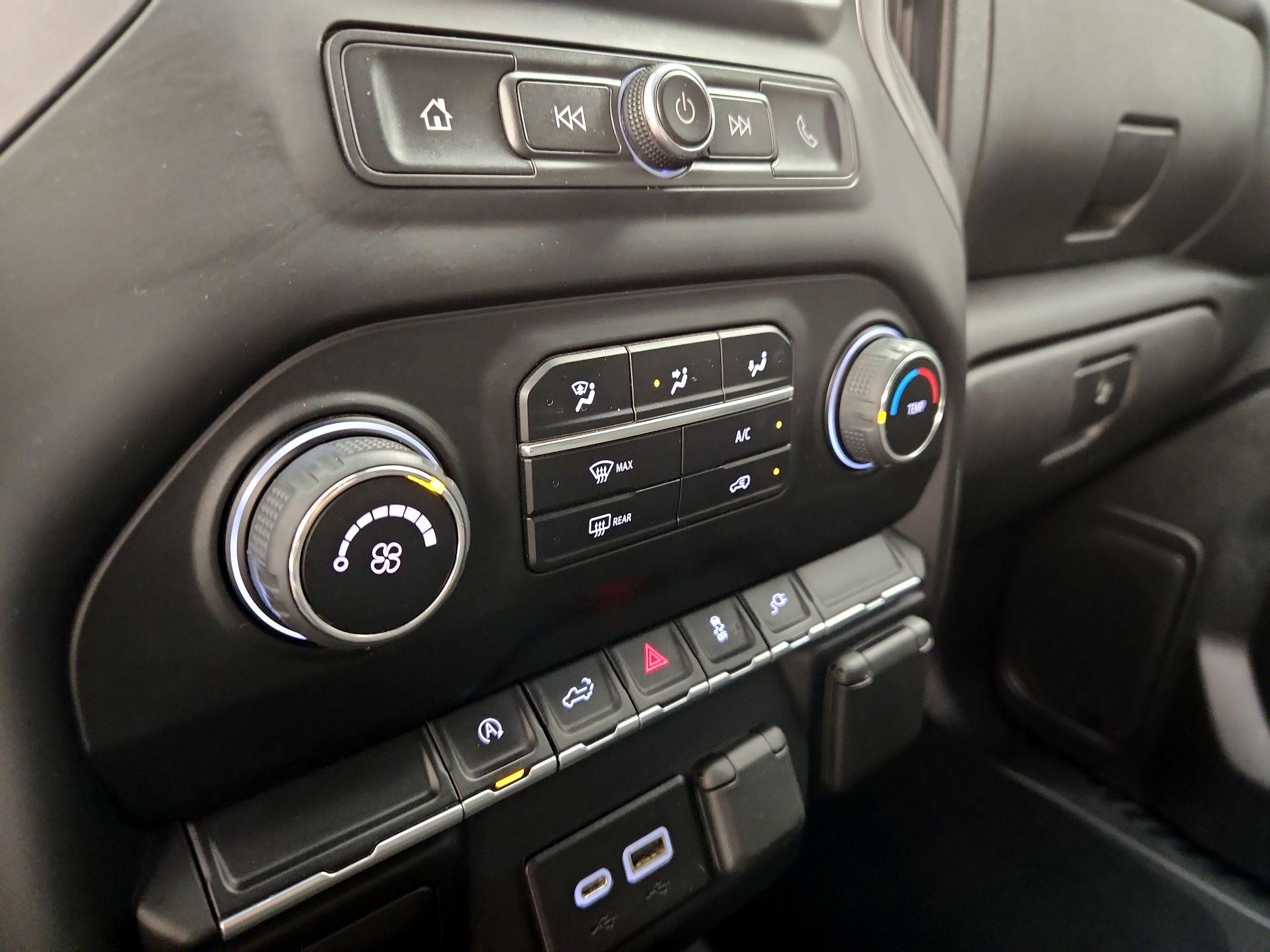 Thumbnail: 2022 Chevrolet Silverado 1500 - 16