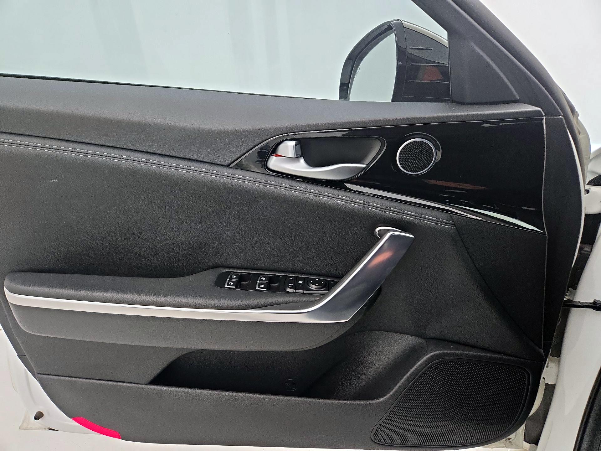 Thumbnail: 2023 Kia Stinger - 12