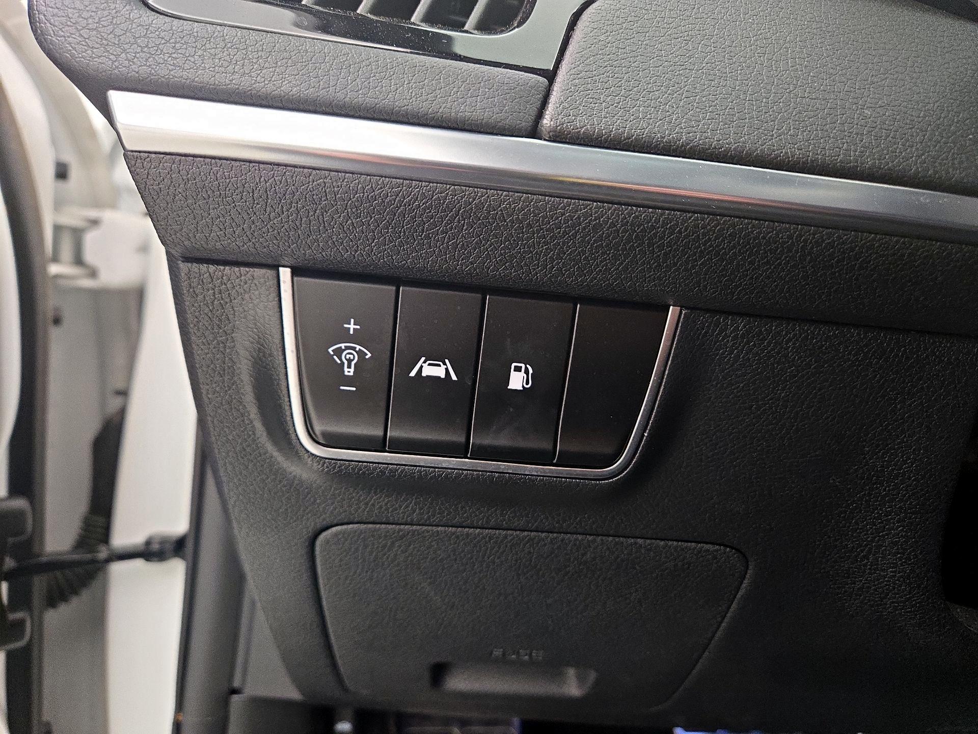 Thumbnail: 2023 Kia Stinger - 13