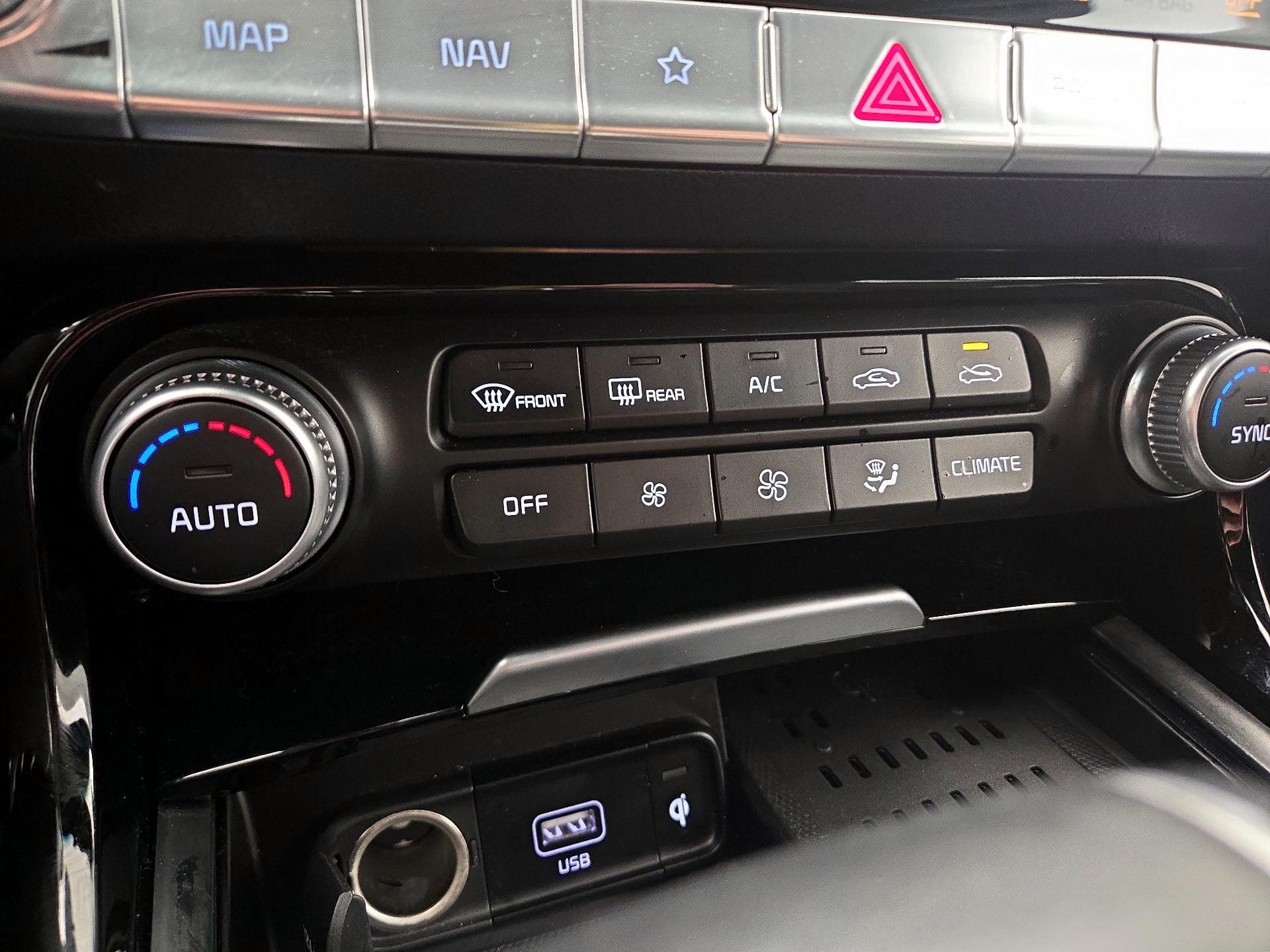 Thumbnail: 2023 Kia Stinger - 17