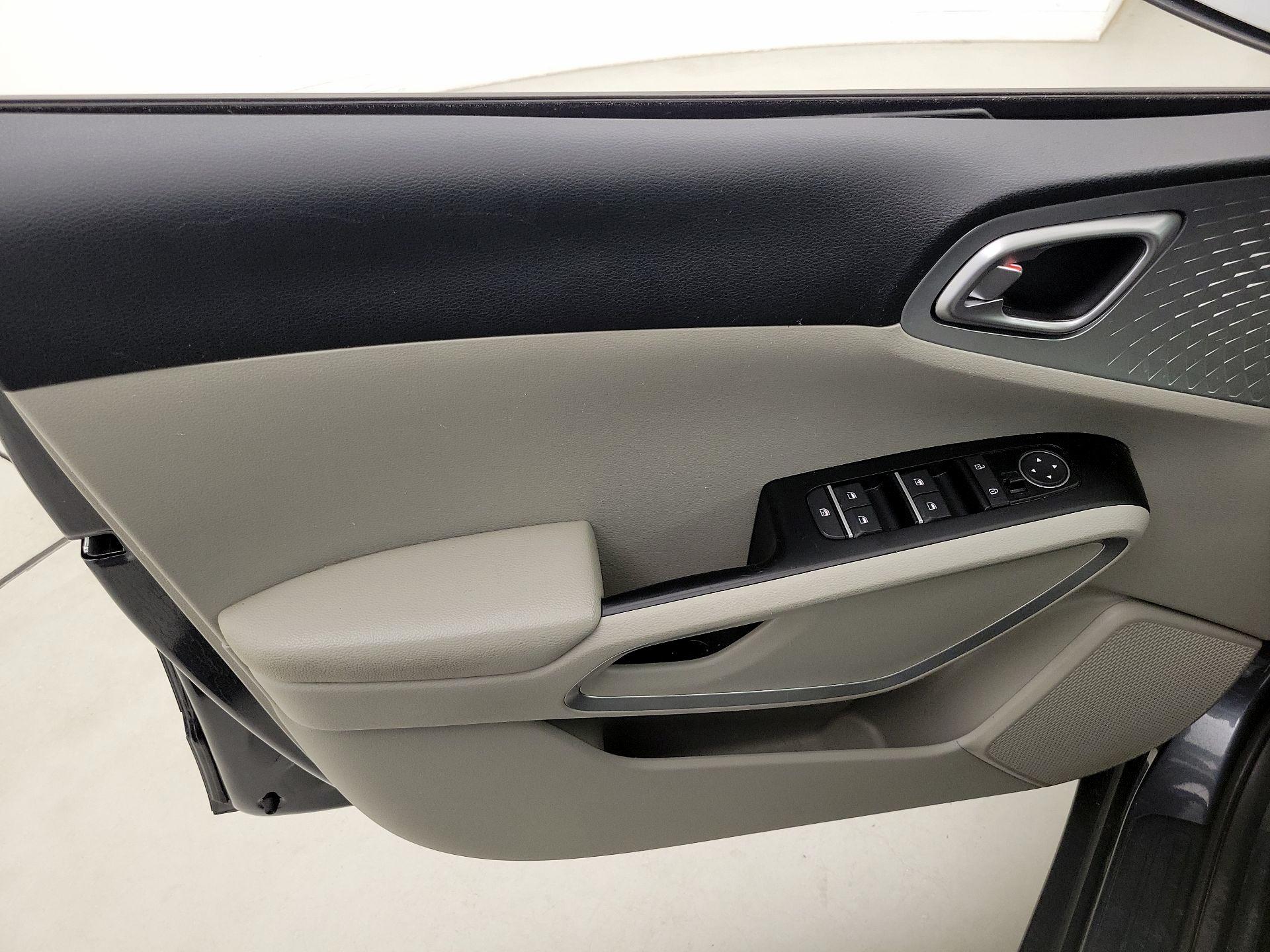 Thumbnail: 2020 Kia Soul - 12