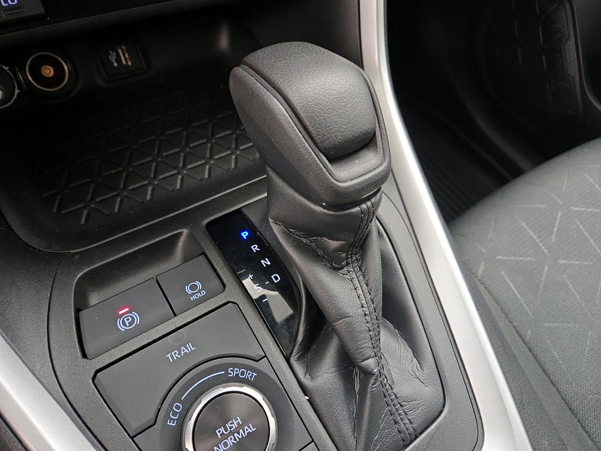 Thumbnail: 2023 Toyota RAV4 - 17