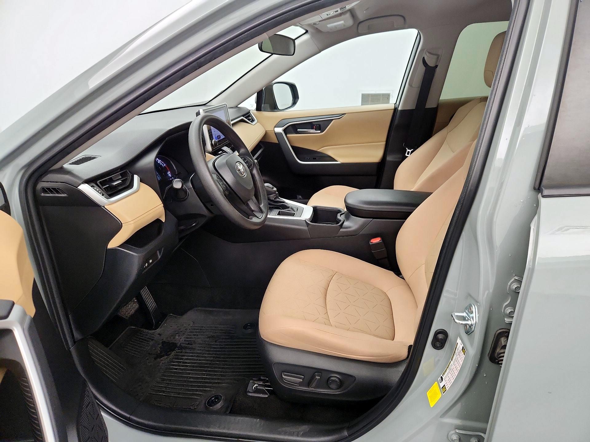 Thumbnail: 2023 Toyota RAV4 - 11