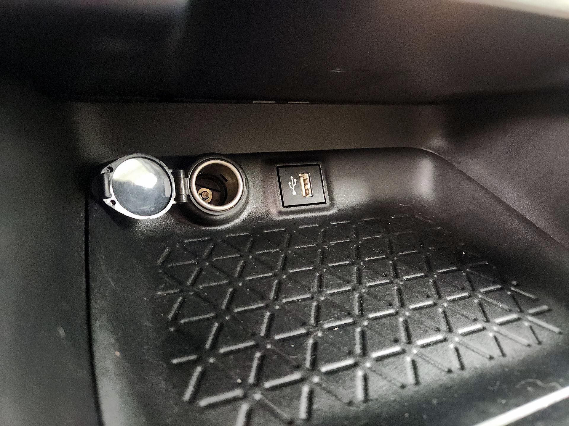 Thumbnail: 2023 Toyota RAV4 - 18