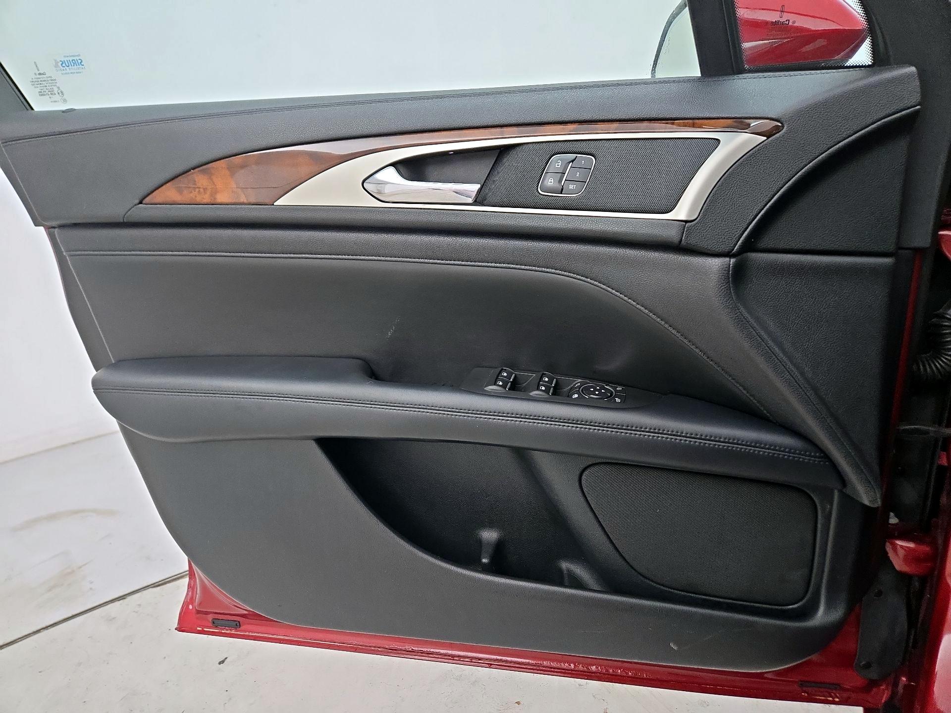 Thumbnail: 2017 Lincoln MKZ - 12