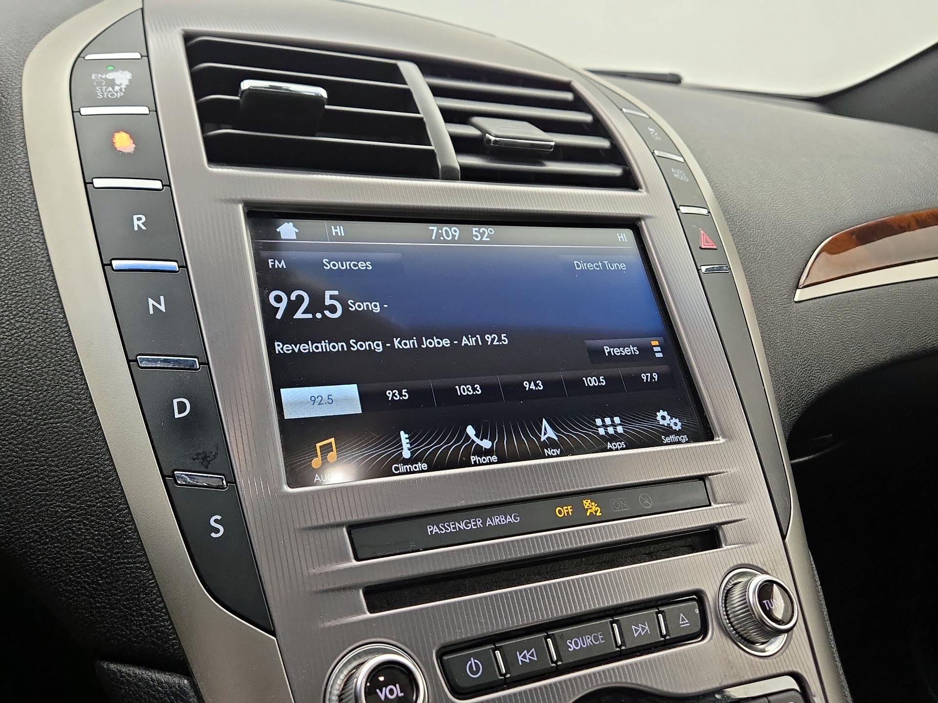 Thumbnail: 2017 Lincoln MKZ - 15