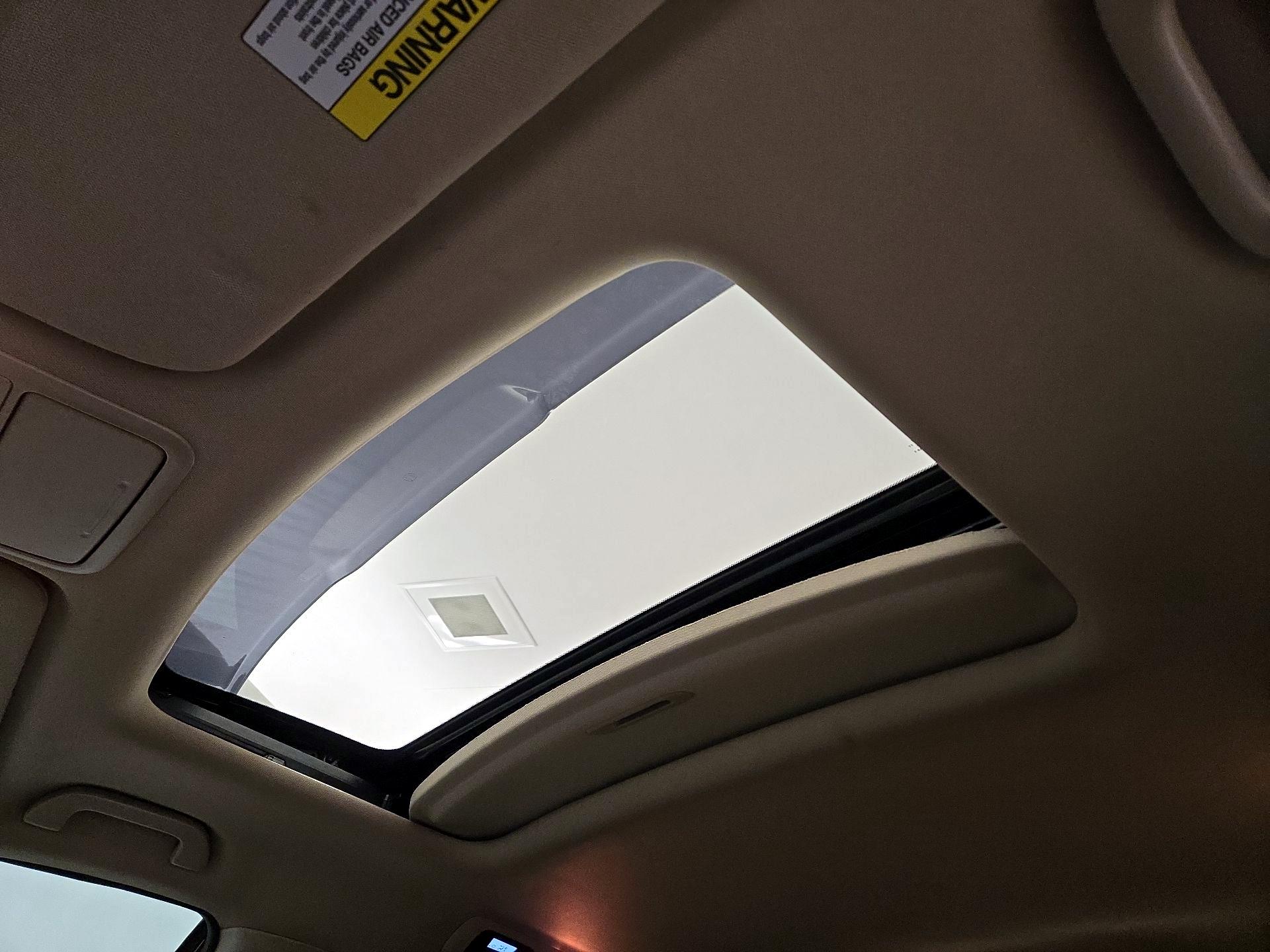 Thumbnail: 2015 Honda Odyssey - 19