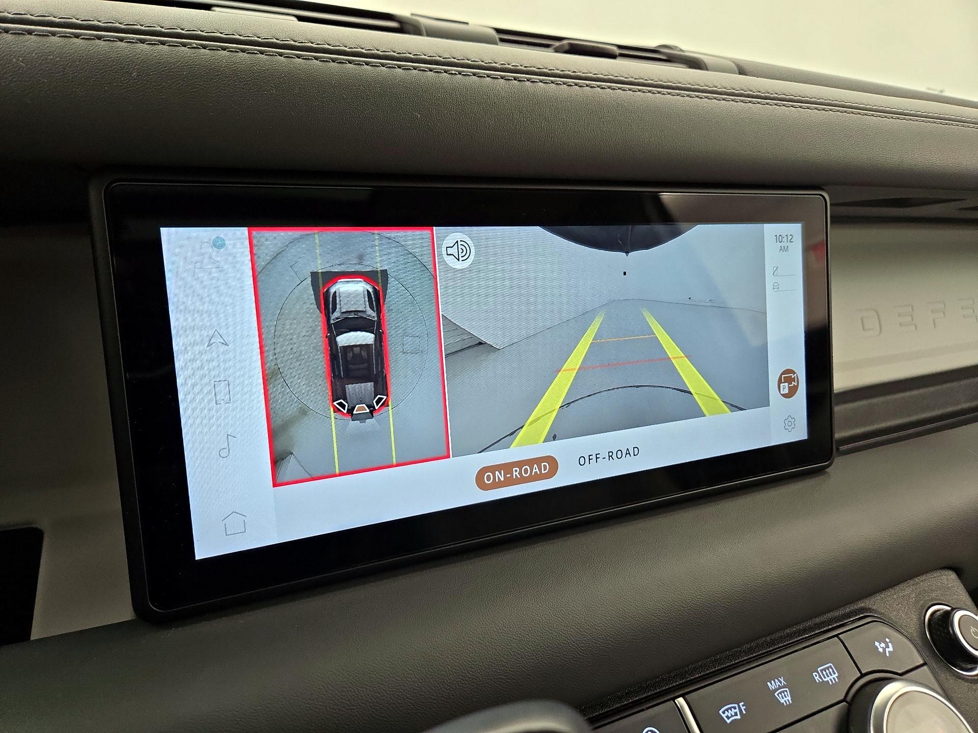 Thumbnail: 2023 Land Rover Defender - 15