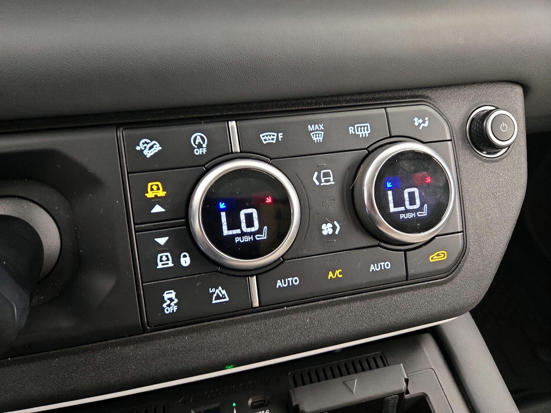 Thumbnail: 2023 Land Rover Defender - 17