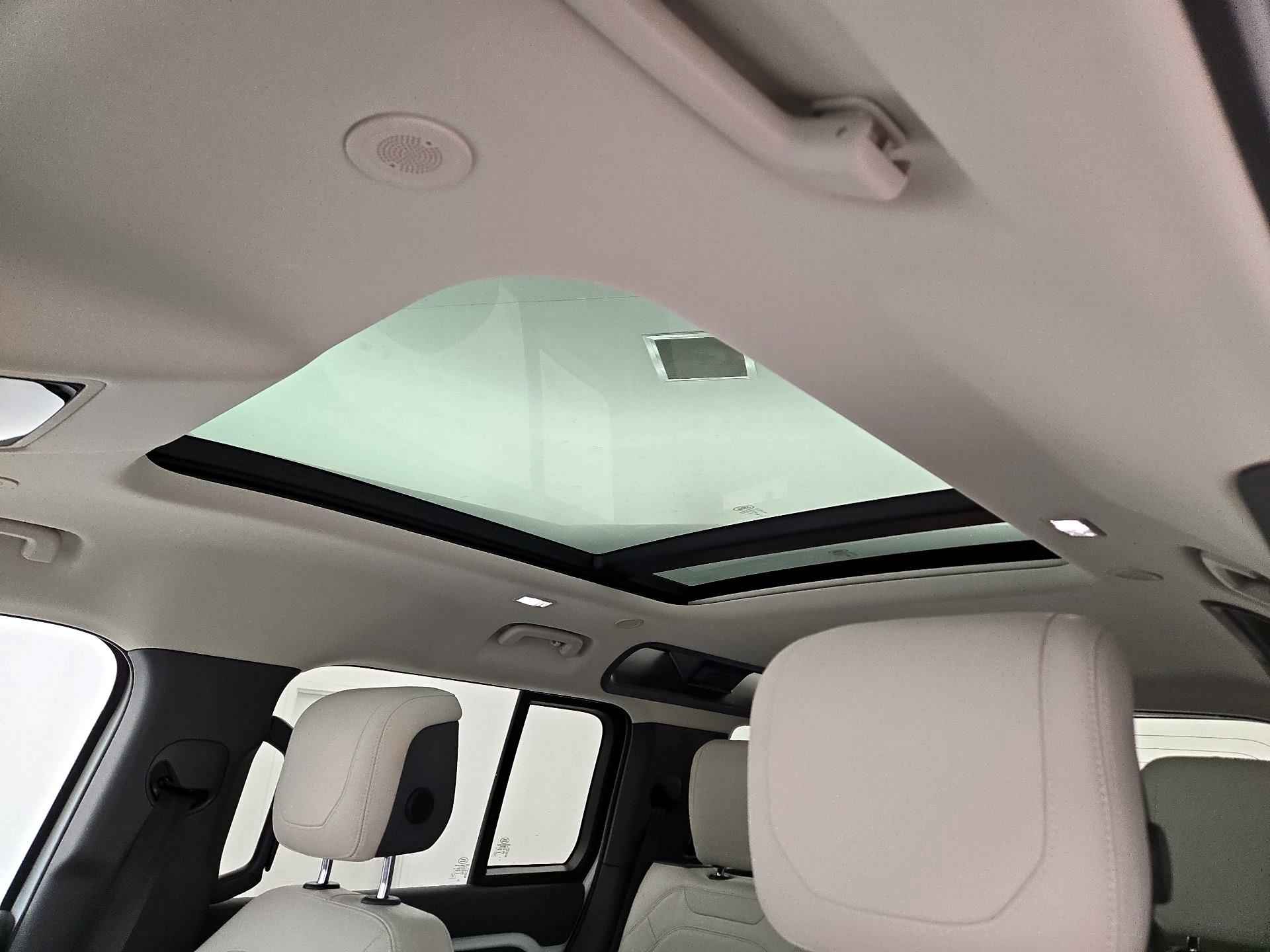 Thumbnail: 2023 Land Rover Defender - 20