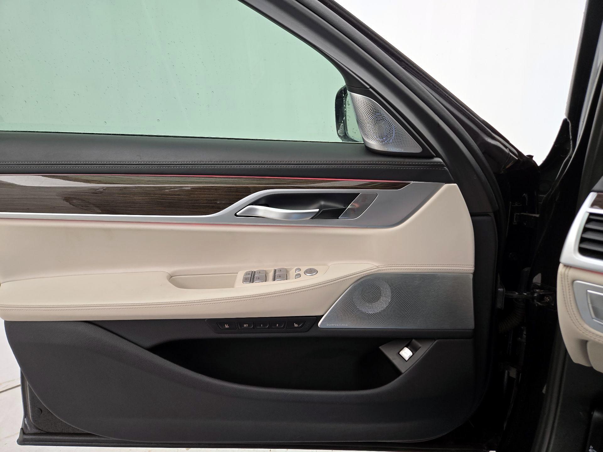 Thumbnail: 2021 BMW 7 Series - 12