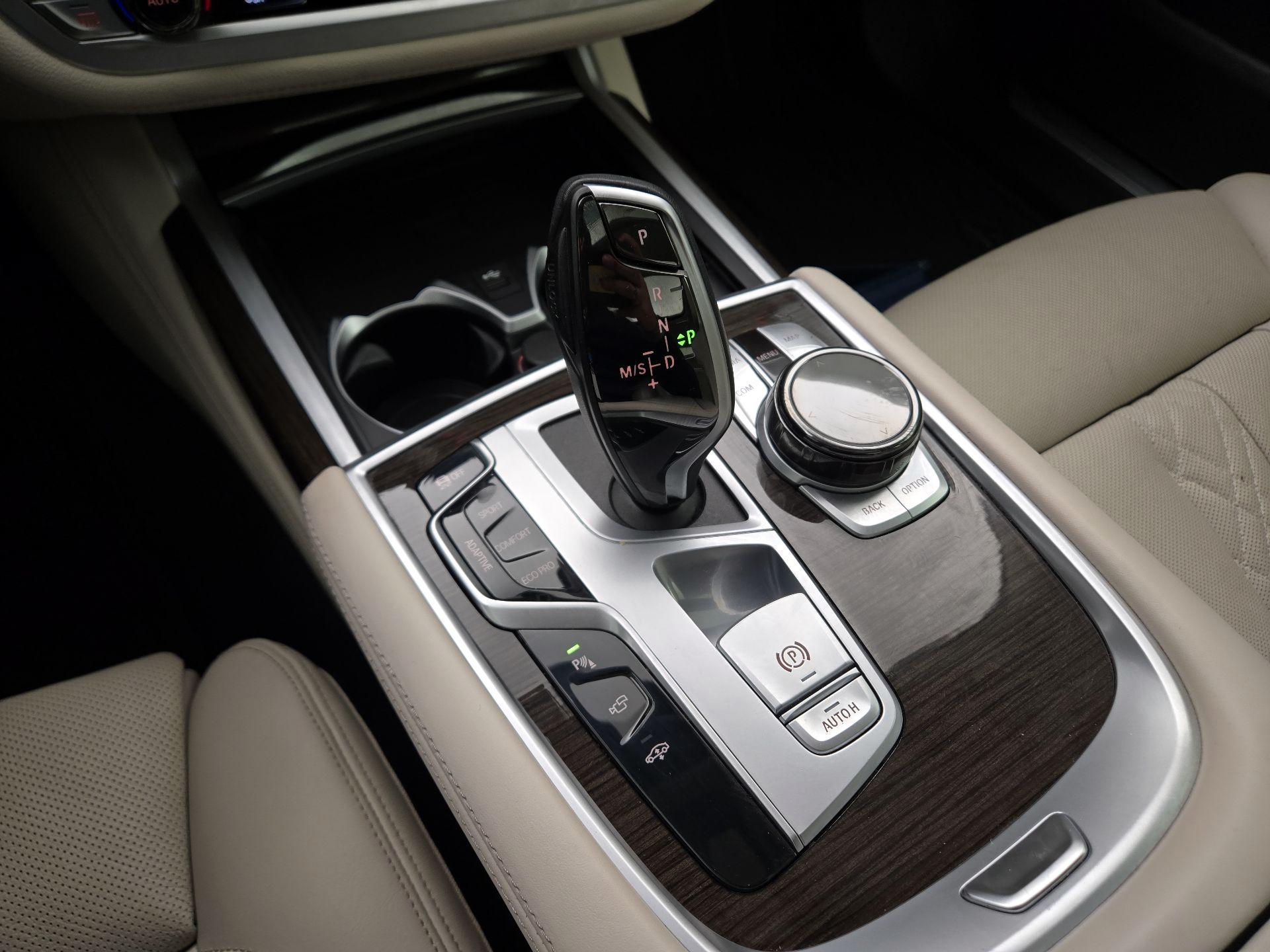 Thumbnail: 2021 BMW 7 Series - 18