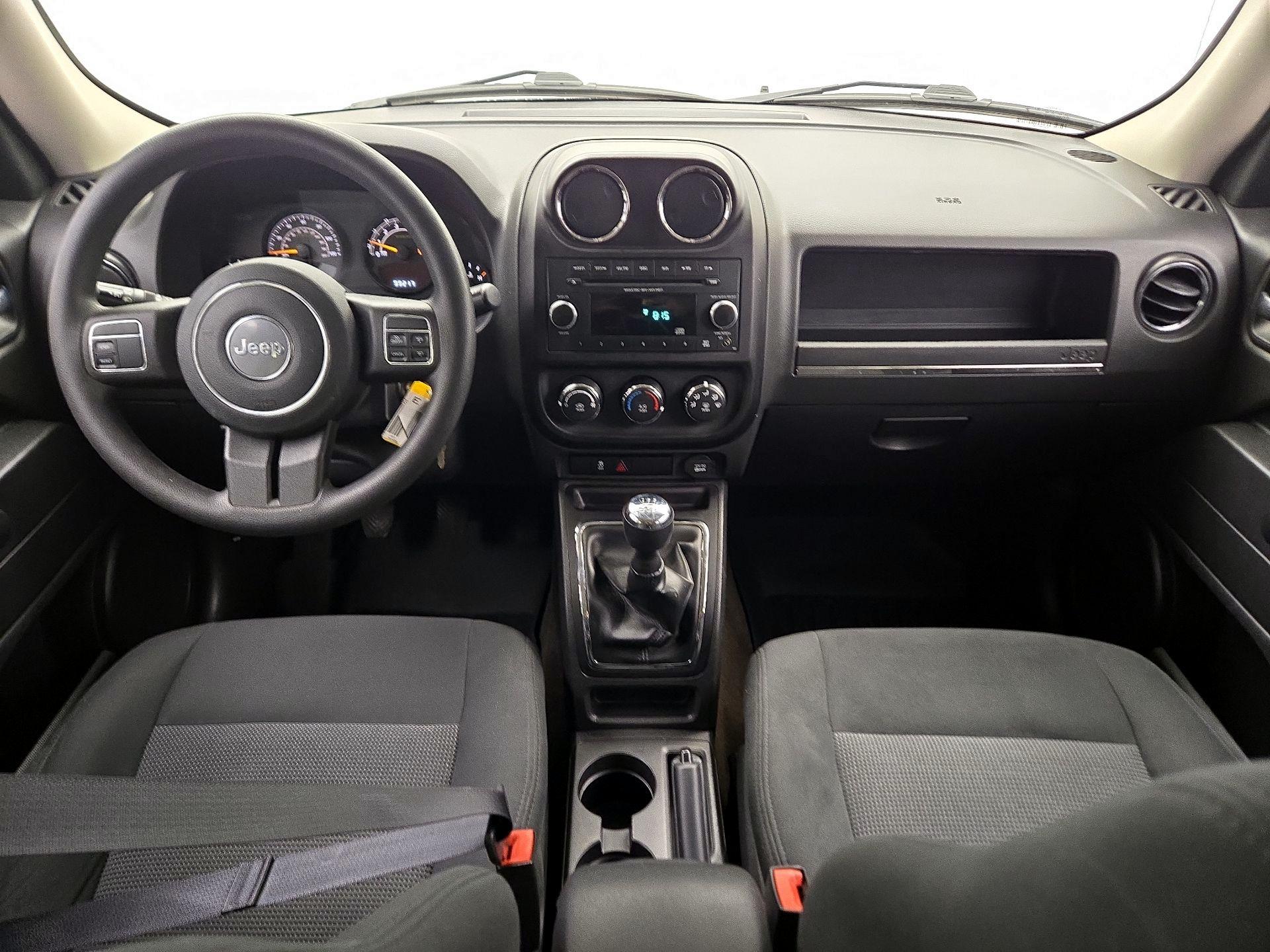 Thumbnail: 2015 Jeep Patriot - 9