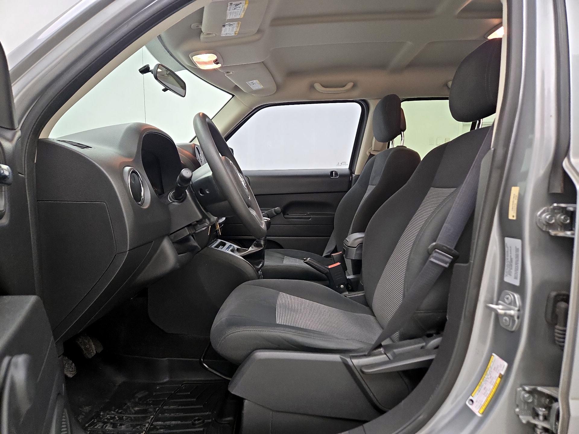 Thumbnail: 2015 Jeep Patriot - 11