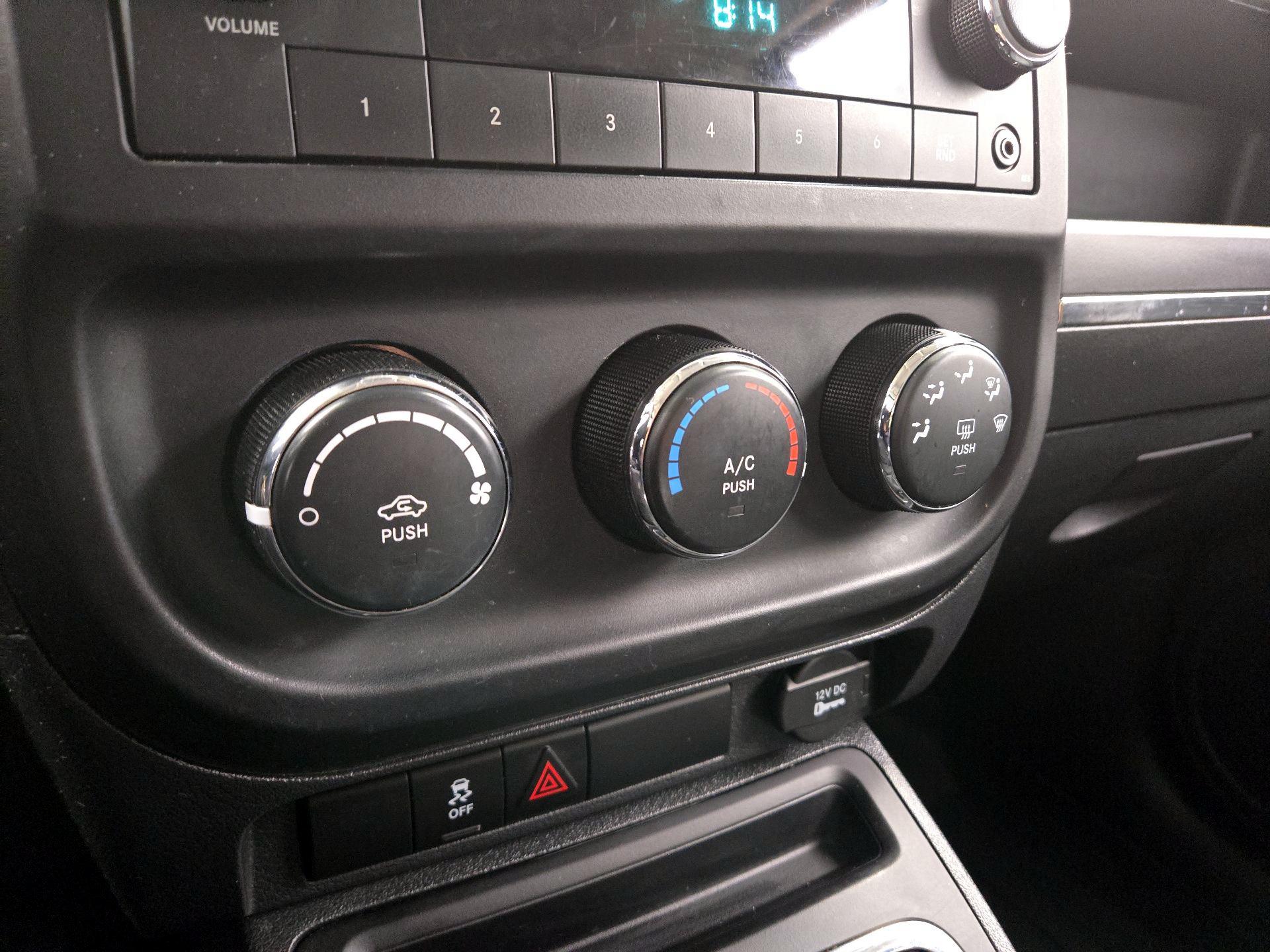 Thumbnail: 2015 Jeep Patriot - 14